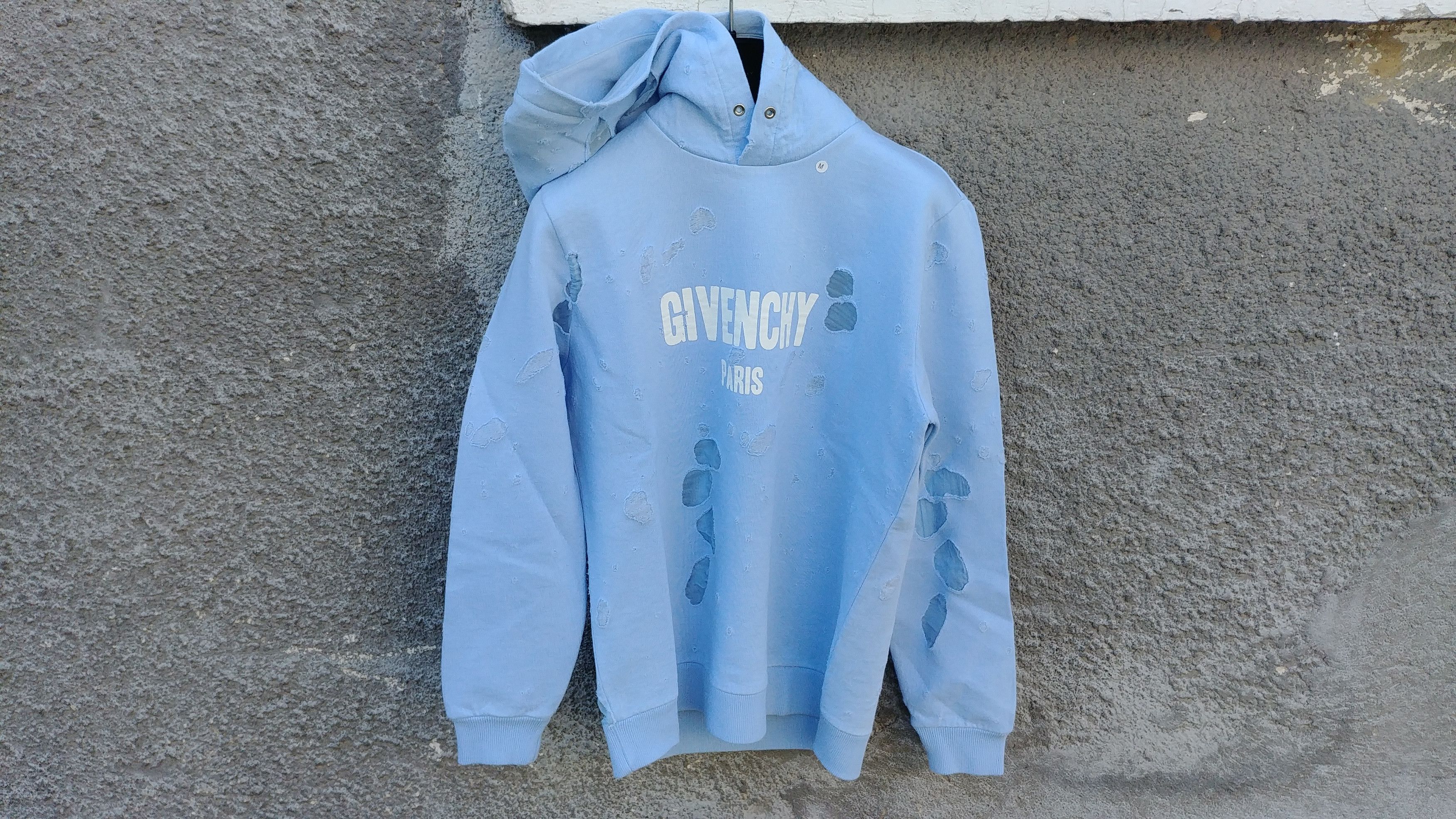 Givenchy $1500 Givenchy Baby Blue Destroyed Distressed Logo Rottweiler Shark Hoodie size M Size US M / EU 48-50 / 2 - 7 Thumbnail