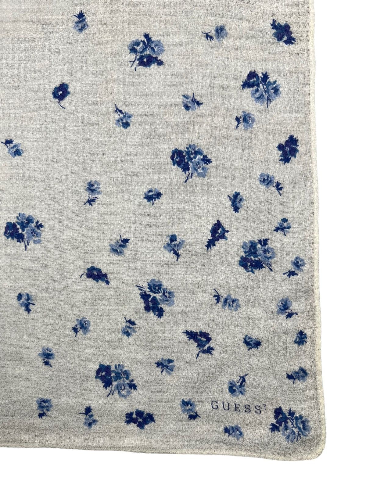 Guess Guess Handkerchief Neckerchief Bandana Pocketsquare Size ONE SIZE - 3 Thumbnail