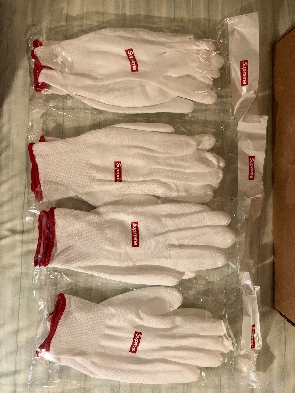 Supreme Supreme Rubber Gloves FW20 Size ONE SIZE - 4 Thumbnail