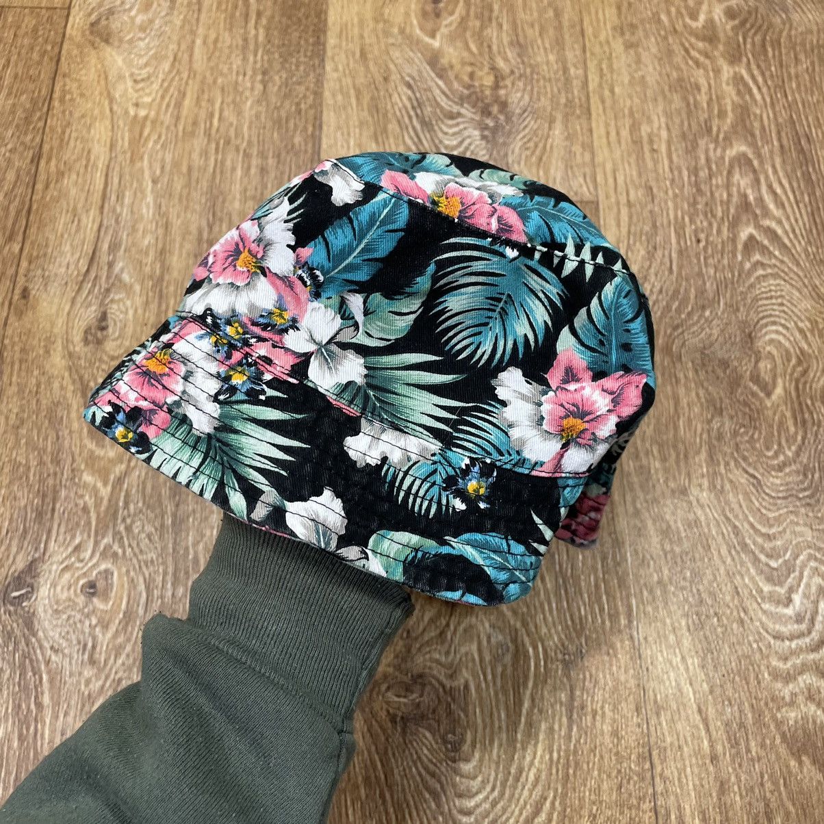 Vintage Vintage Y2K Art Hawaiian Bucket Hat Streetwear Alohawear Size ONE SIZE - 2 Thumbnail