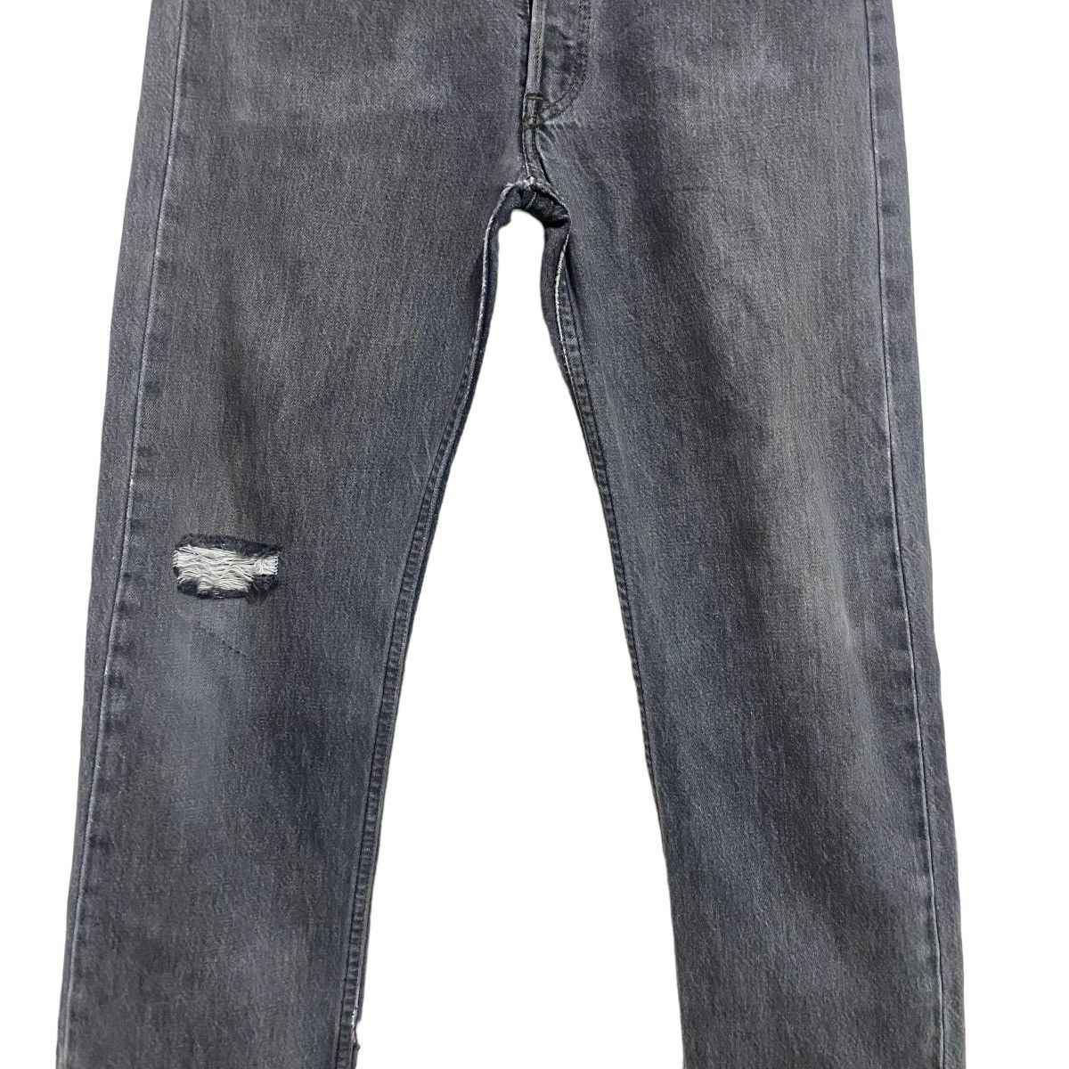 Levi's Vintage 80s Levis 501 Charcoal Distressed Jeans 30x29 Size US 30 / EU 46 - 6 Thumbnail