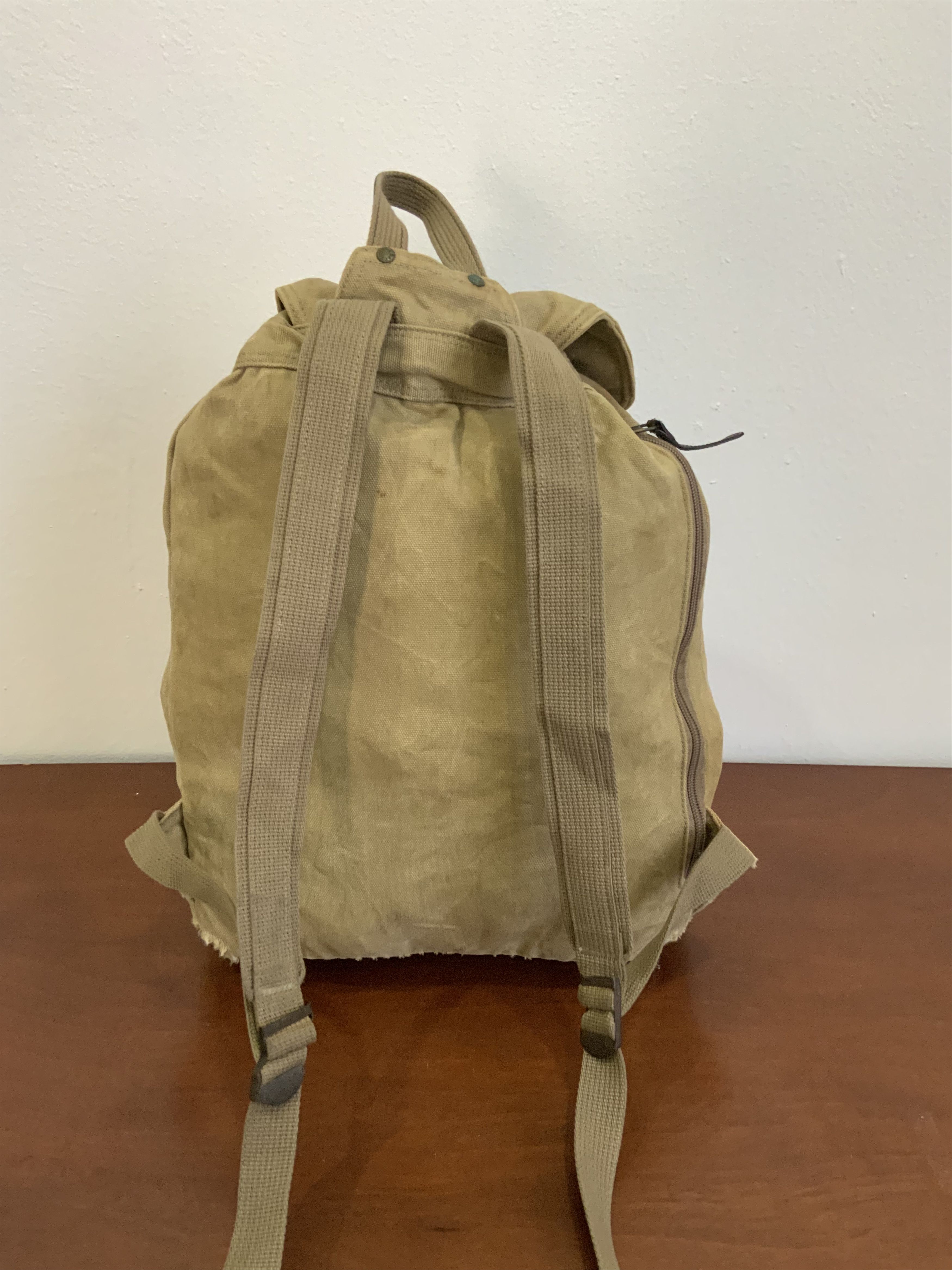 Levi's Vintage Levi’s Distressed Faded Rucksack style Backpack Size ONE SIZE - 4 Thumbnail