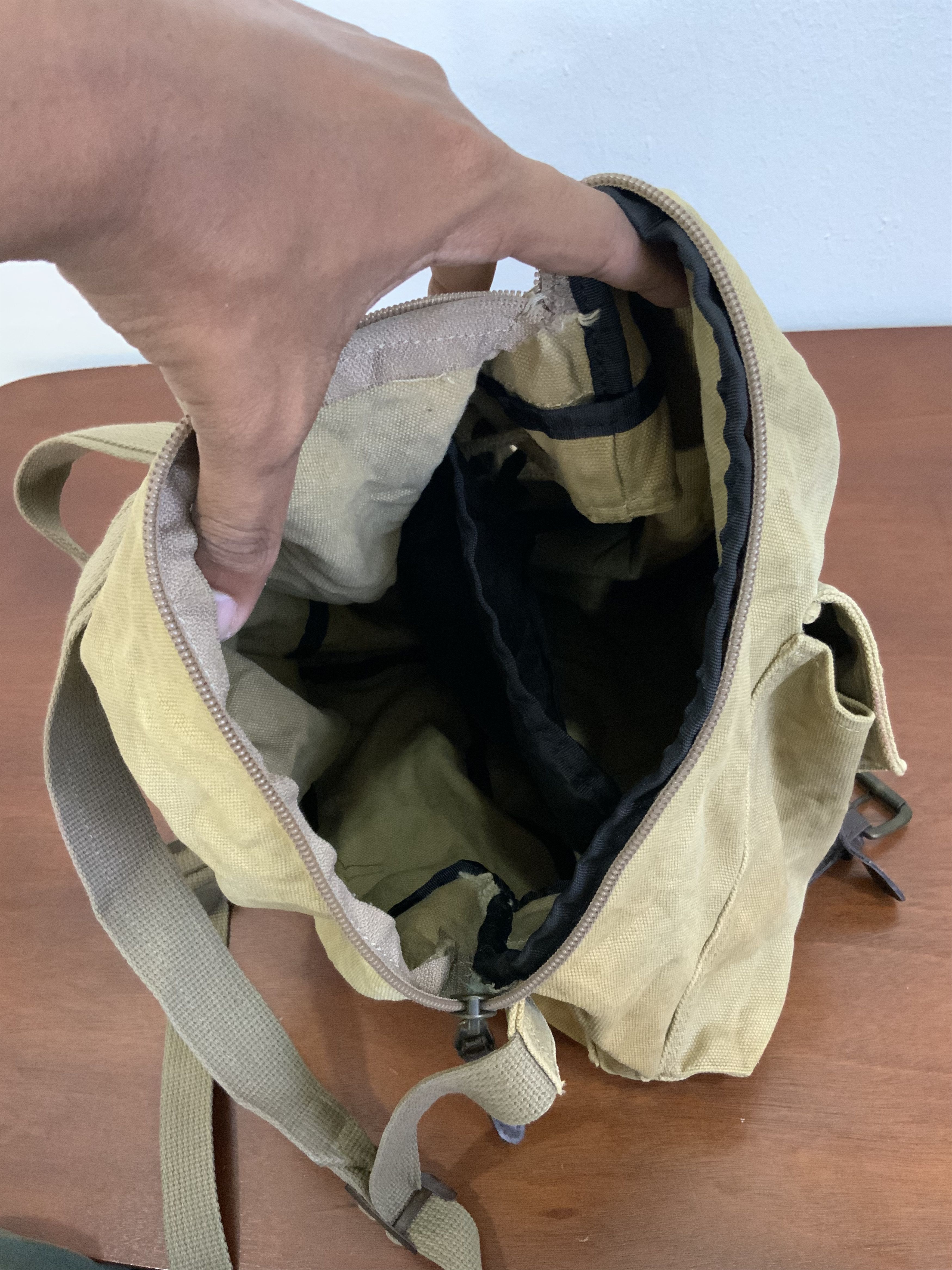 Levi's Vintage Levi’s Distressed Faded Rucksack style Backpack Size ONE SIZE - 21 Thumbnail