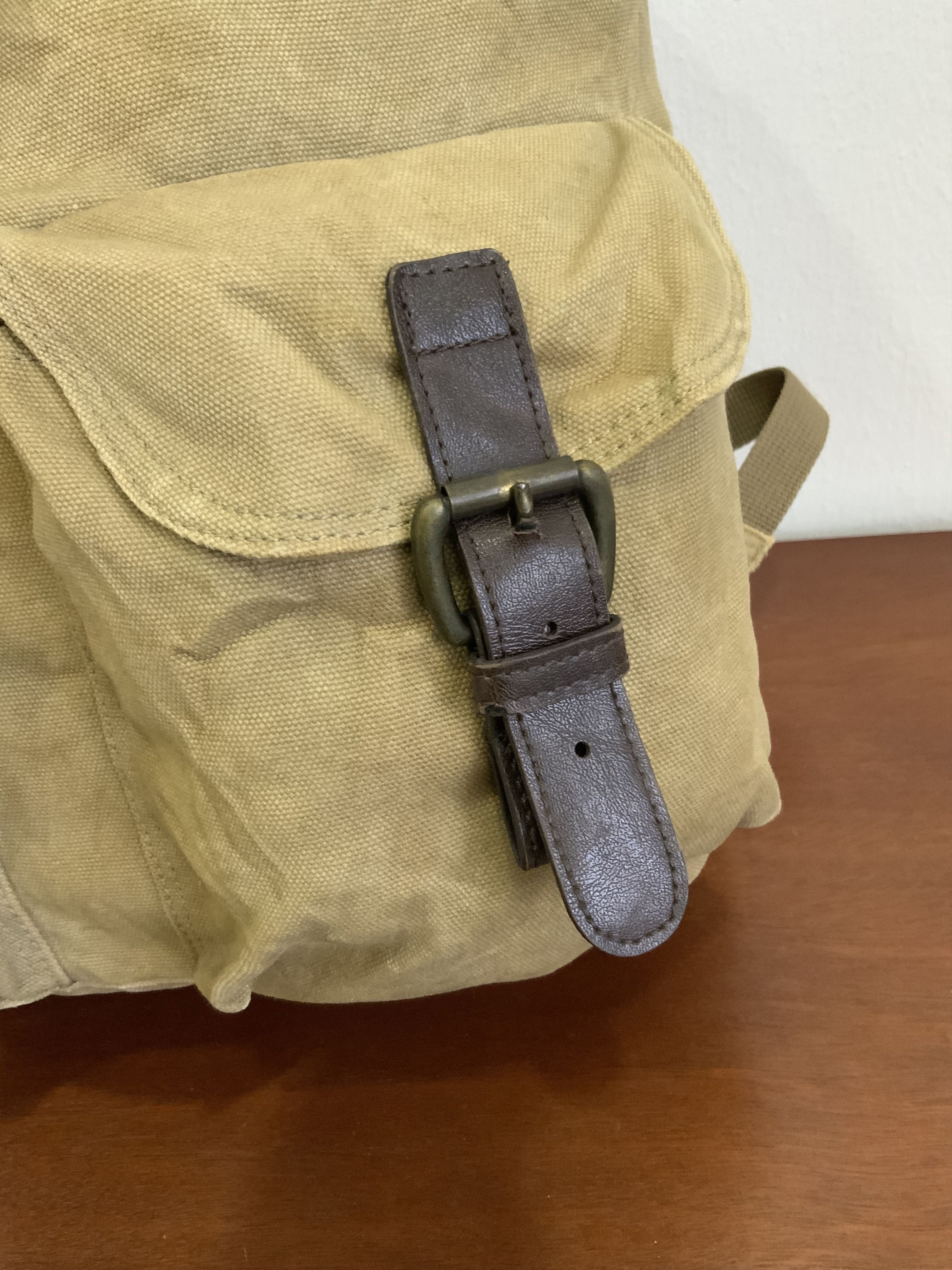 Levi's Vintage Levi’s Distressed Faded Rucksack style Backpack Size ONE SIZE - 9 Thumbnail