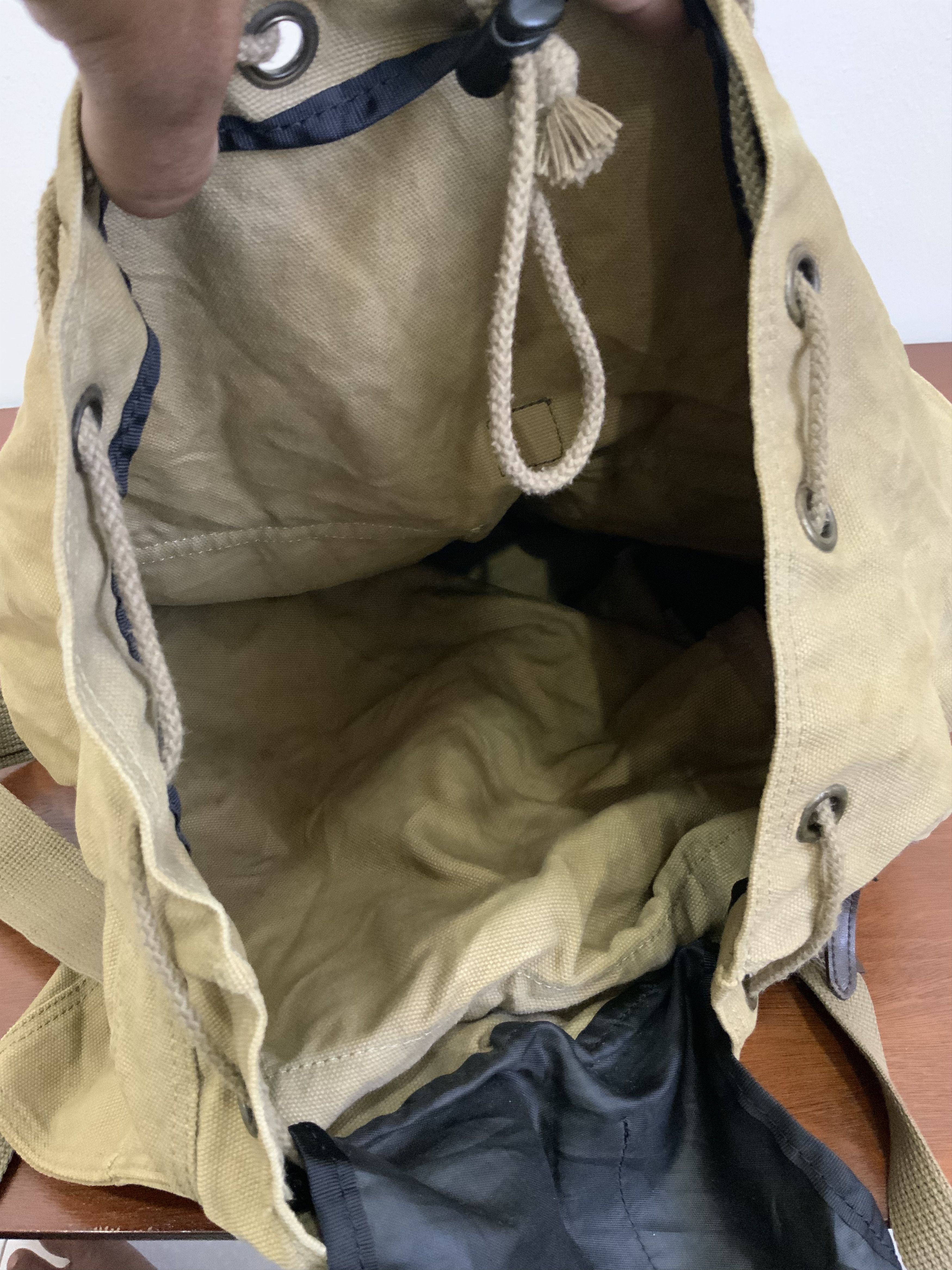 Levi's Vintage Levi’s Distressed Faded Rucksack style Backpack Size ONE SIZE - 15 Thumbnail