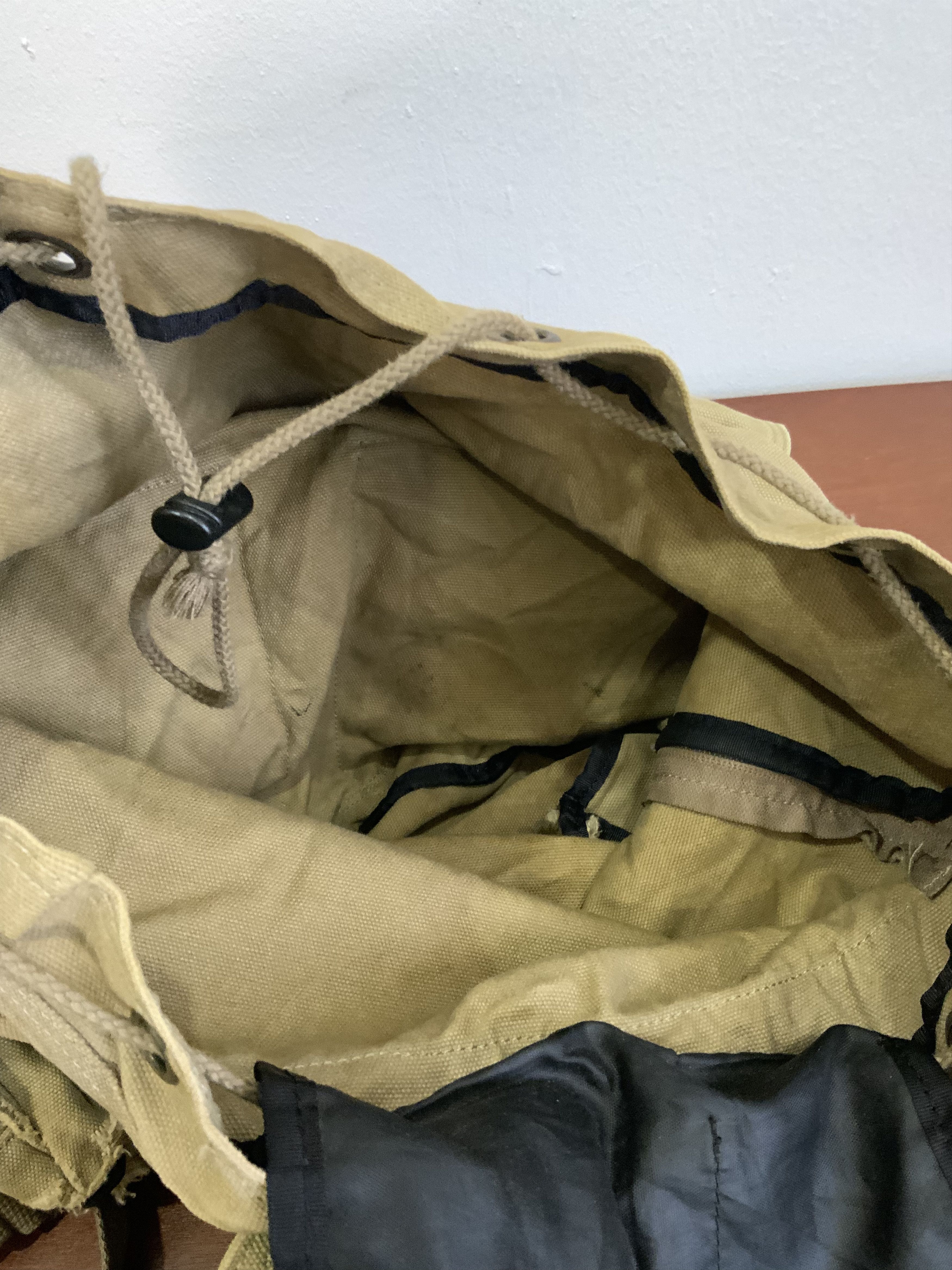 Levi's Vintage Levi’s Distressed Faded Rucksack style Backpack Size ONE SIZE - 16 Thumbnail