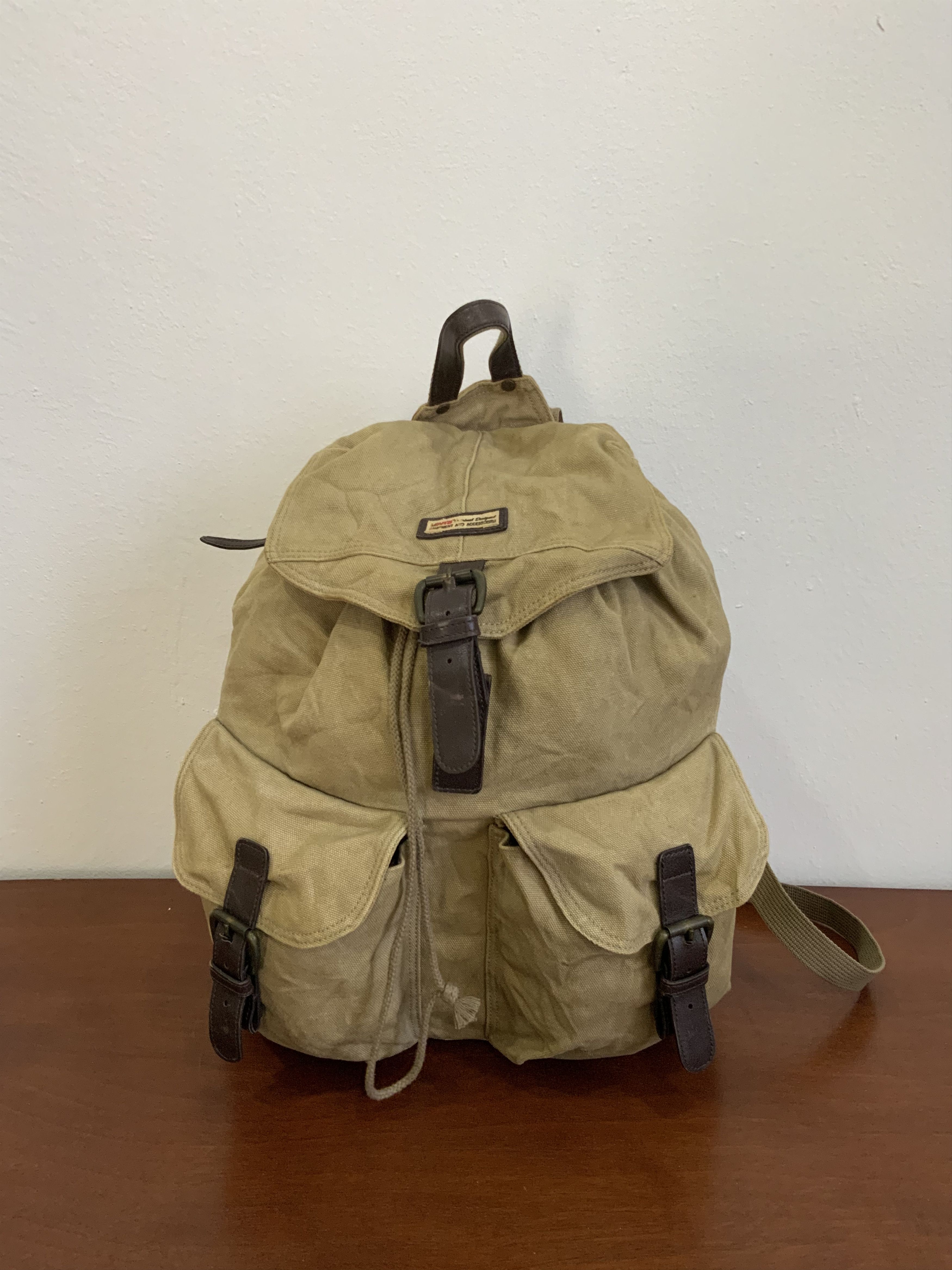 Levi's Vintage Levi’s Distressed Faded Rucksack style Backpack Size ONE SIZE - 2 Thumbnail