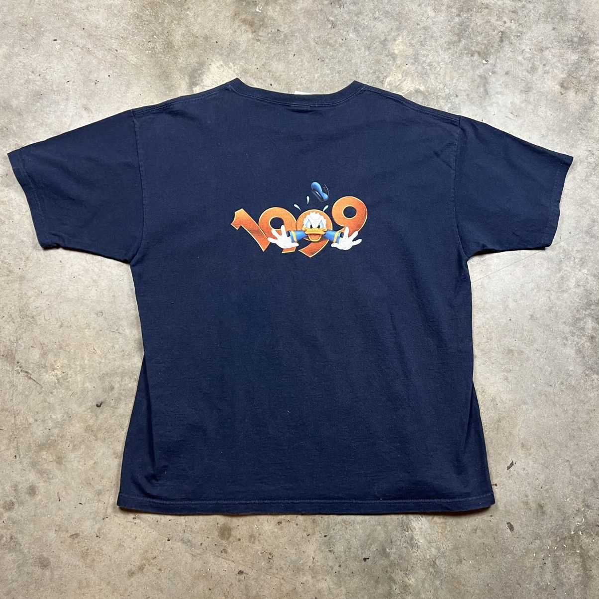 Disney Vintage 2000 Donald Duck Tee Size US XL / EU 56 / 4 - 2 Thumbnail
