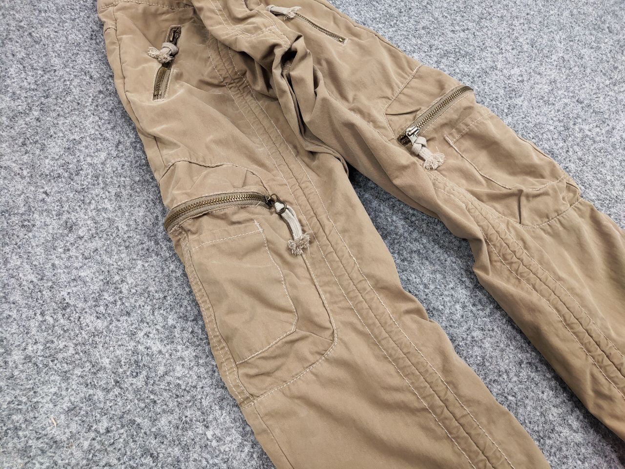Japanese Brand Vintage 90's Japanese Bondage Zip Bootcut Beige Cargo Pants Size US 30 / EU 46 - 11 Thumbnail
