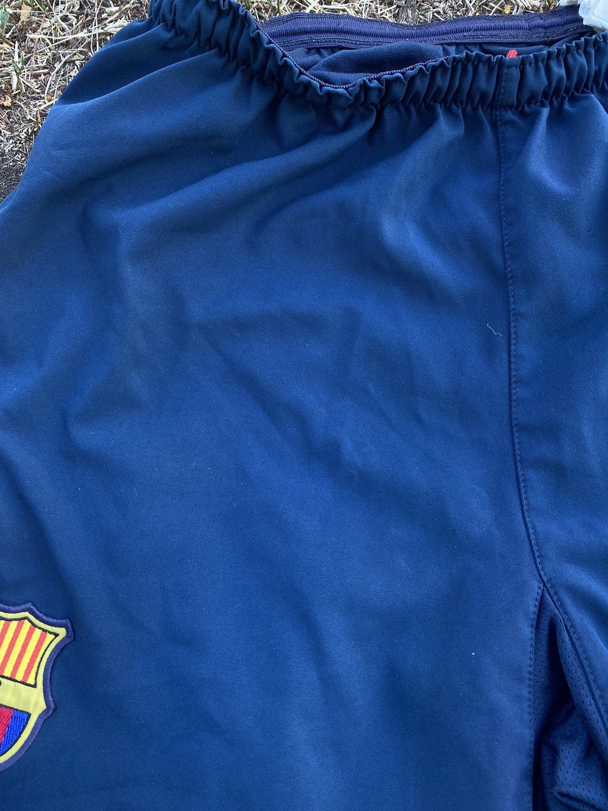 Nike Vintage Nike shorts Barcelona streetwear y2k style size L Size US 34 / EU 50 - 2 Thumbnail
