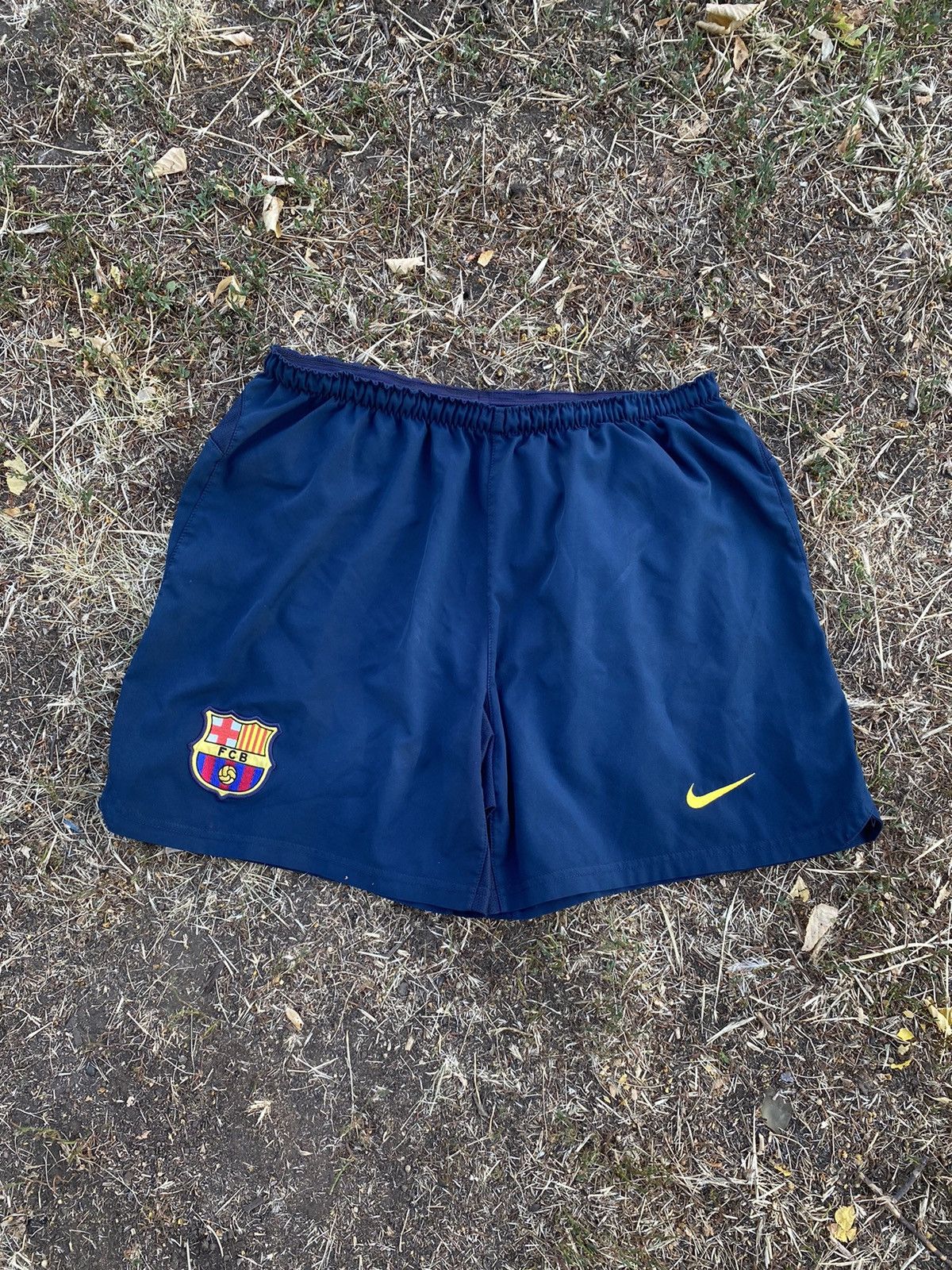 Nike Vintage Nike shorts Barcelona streetwear y2k style size L Size US 34 / EU 50 - 1 Thumbnail