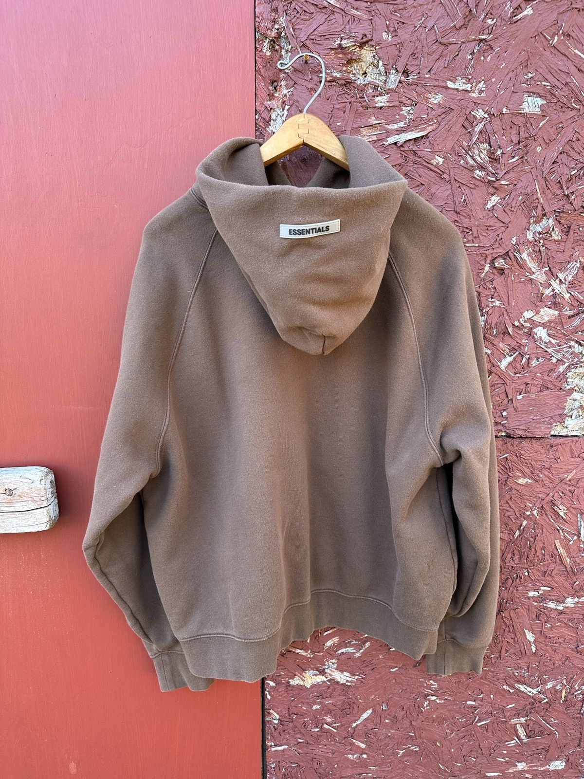 Essentials FOG Essentials SSENSE Exclusive Brown Logo Hoodie Size US M / EU 48-50 / 2 - 3 Thumbnail