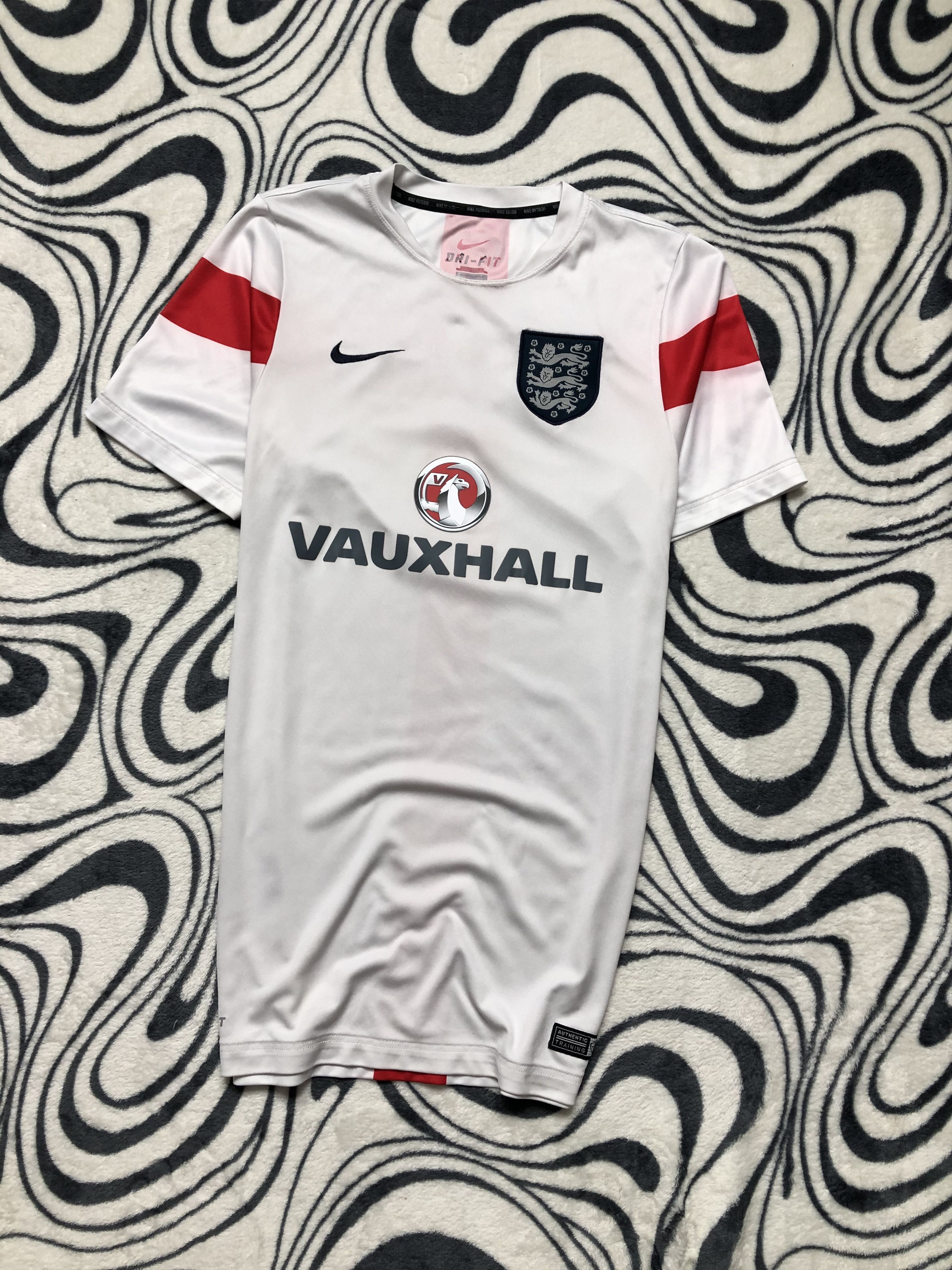 Nike × Vintage Nike Vauxhall England Jersey T-Shirt Tee Size US S / EU 44-46 / 1 - 1 Thumbnail