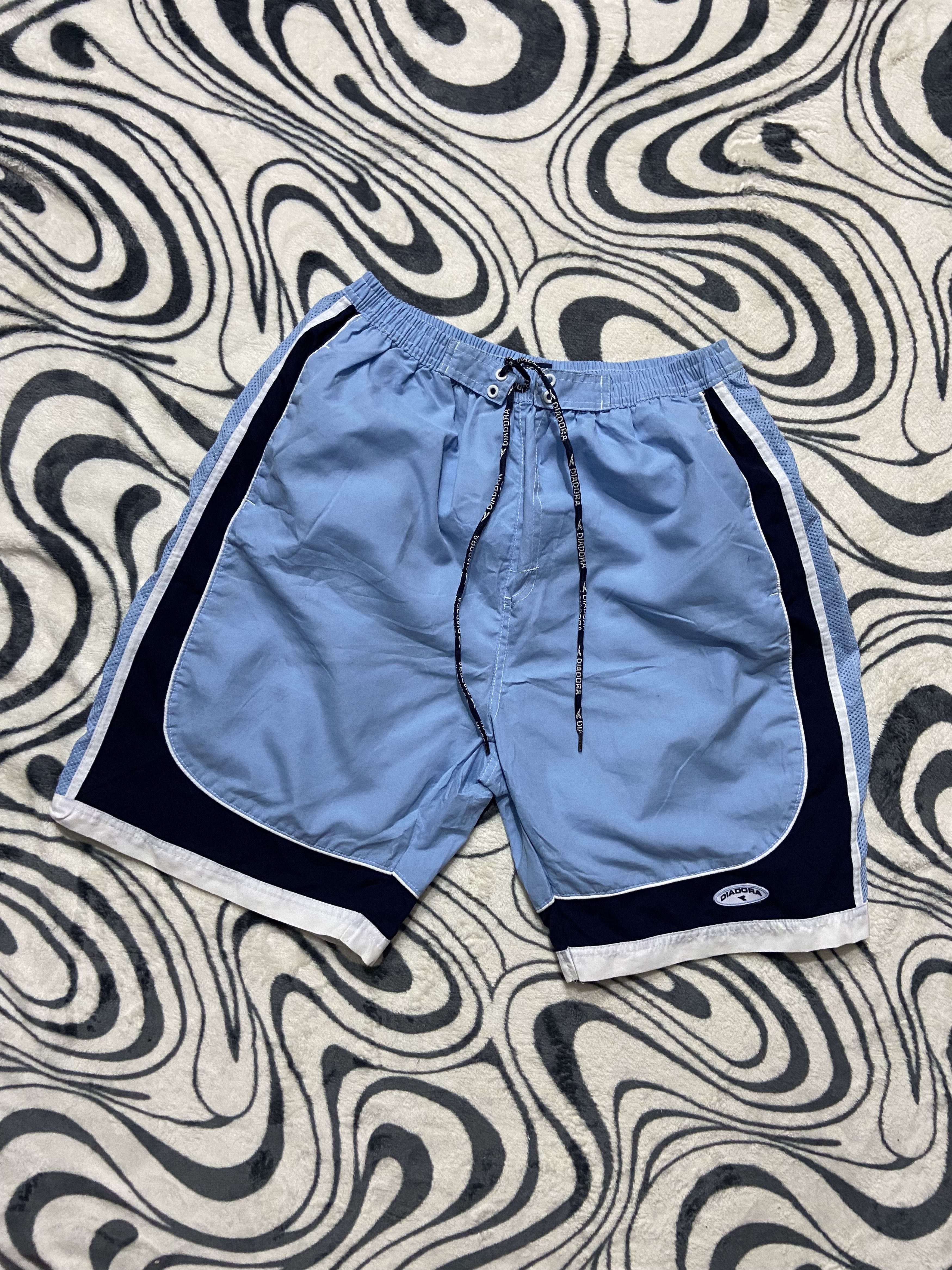 Diadora × Vintage Vintage Diadora Mens Nylon Shorts Y2K Size US 32 / EU 48 - 1 Thumbnail