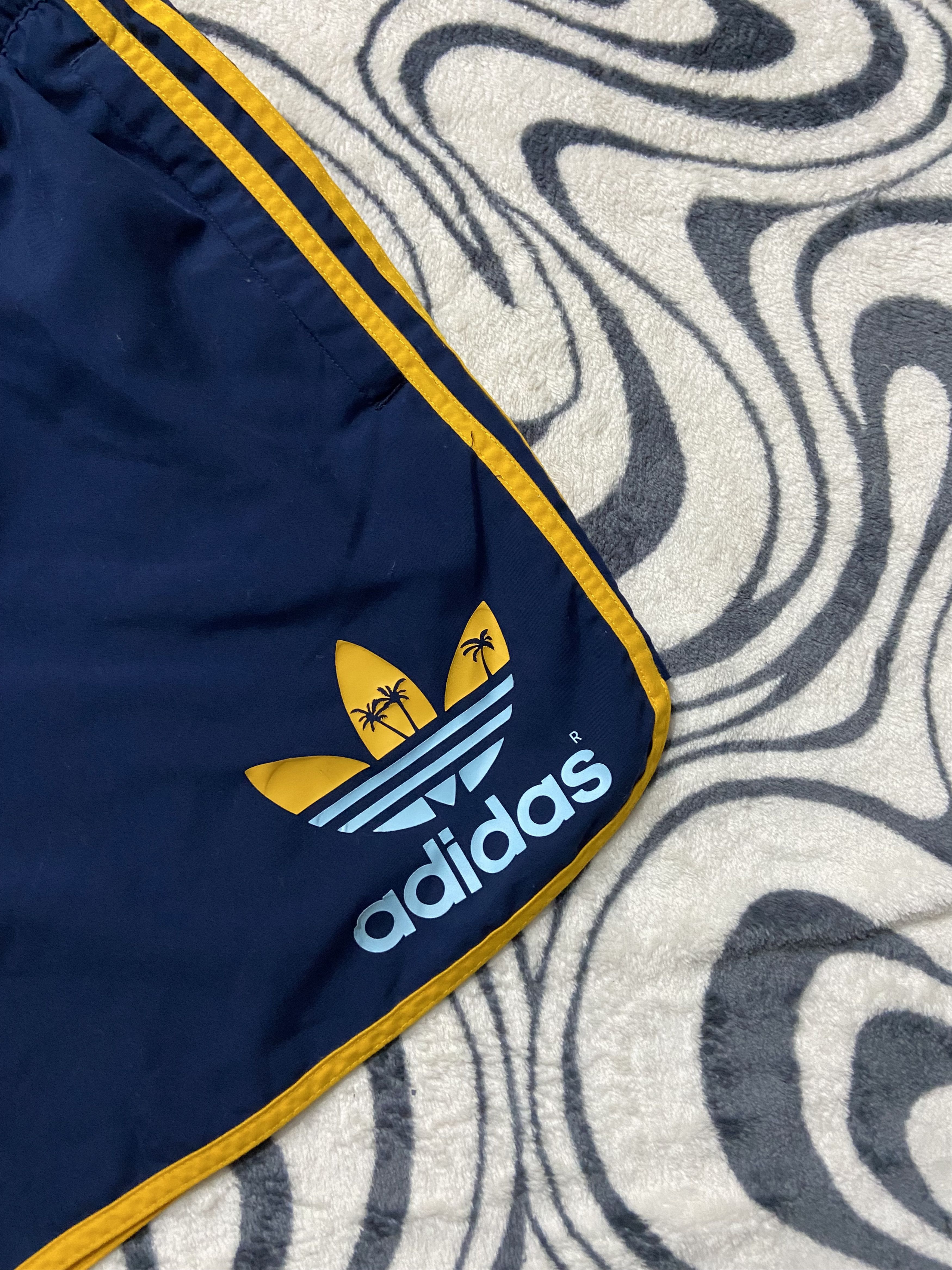Adidas × Vintage Vintage Adidas Mens Nylon Shorts Y2K Size US 36 / EU 52 - 2 Thumbnail