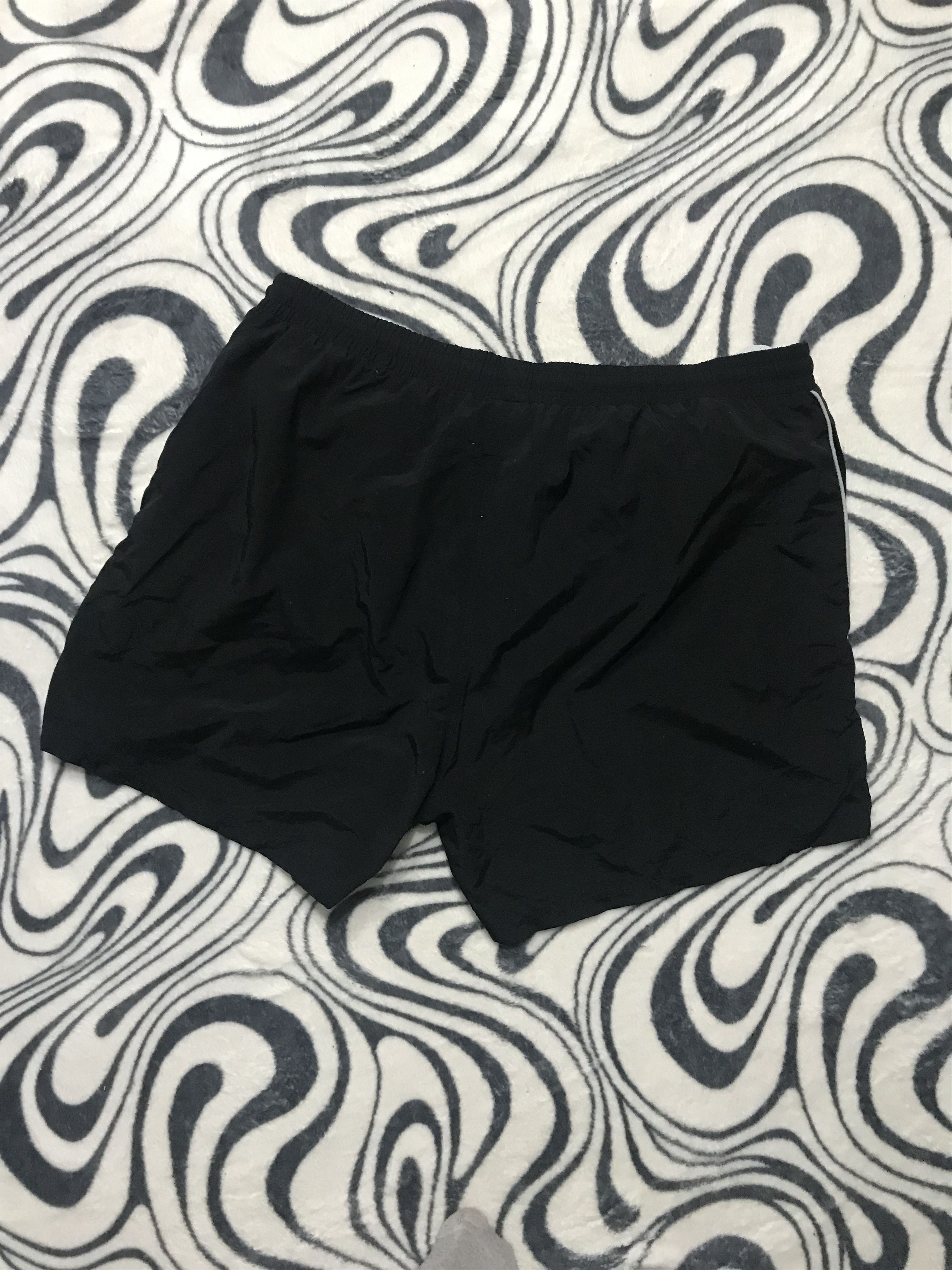 Fila × Vintage Vintage Fila Mens Nylon Shorts Size US 38 / EU 54 - 3 Thumbnail