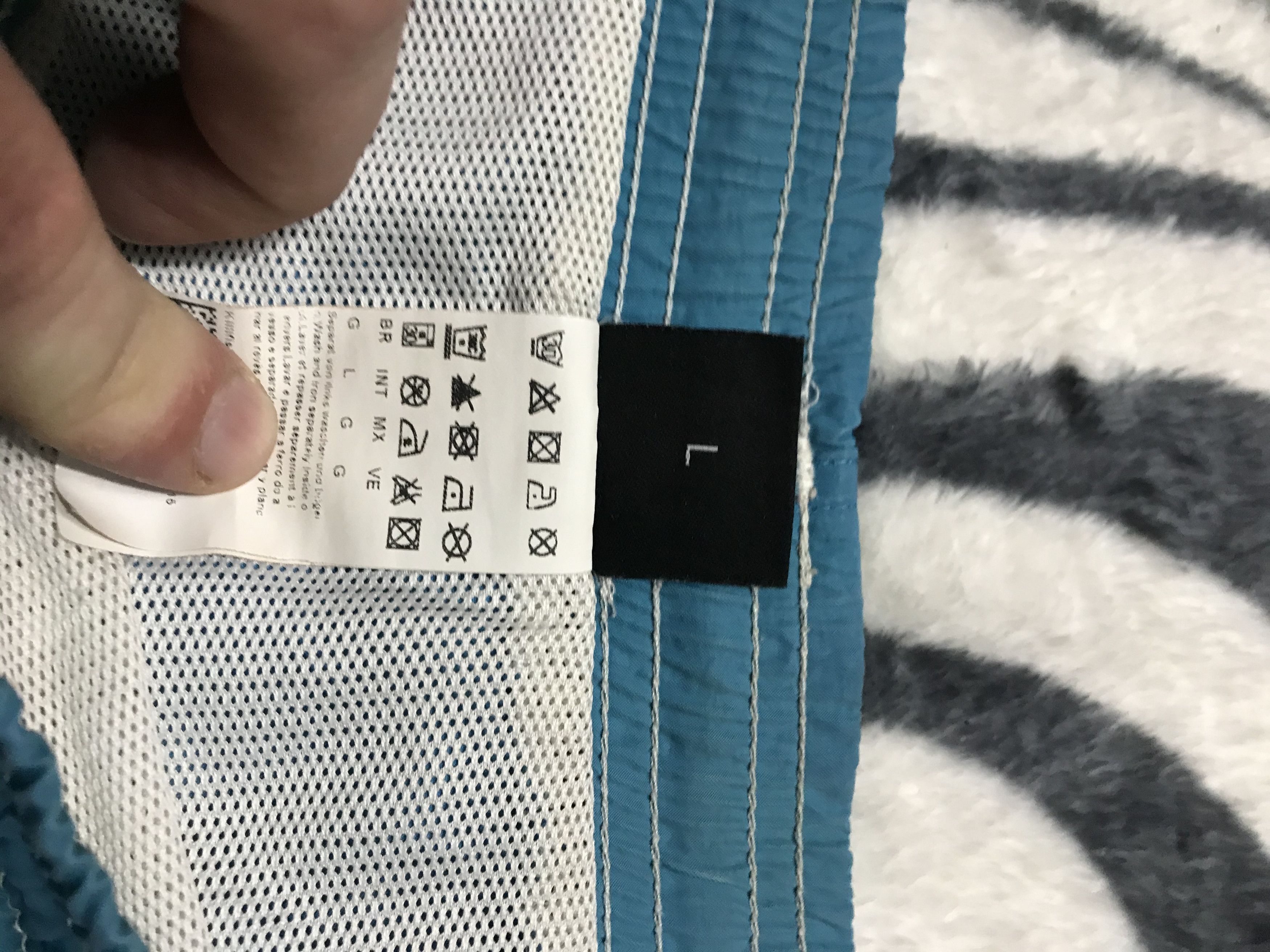 Hugo Boss × Vintage Hugo Boss Mens Nylon Shorts Y2K Size US 34 / EU 50 - 3 Thumbnail