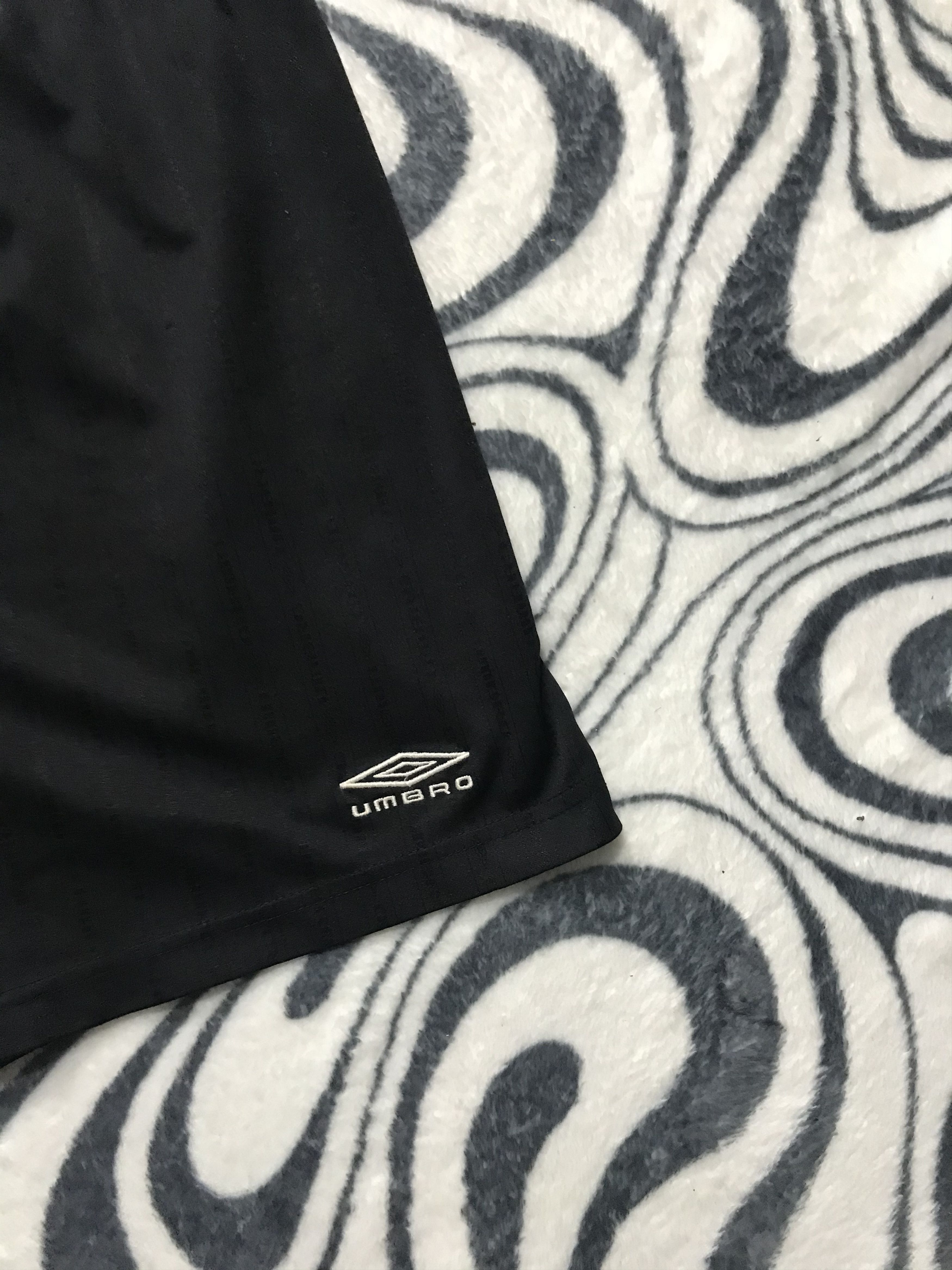 Umbro Umbro Vintage Black Shorts Y2K Size US 34 / EU 50 - 2 Thumbnail