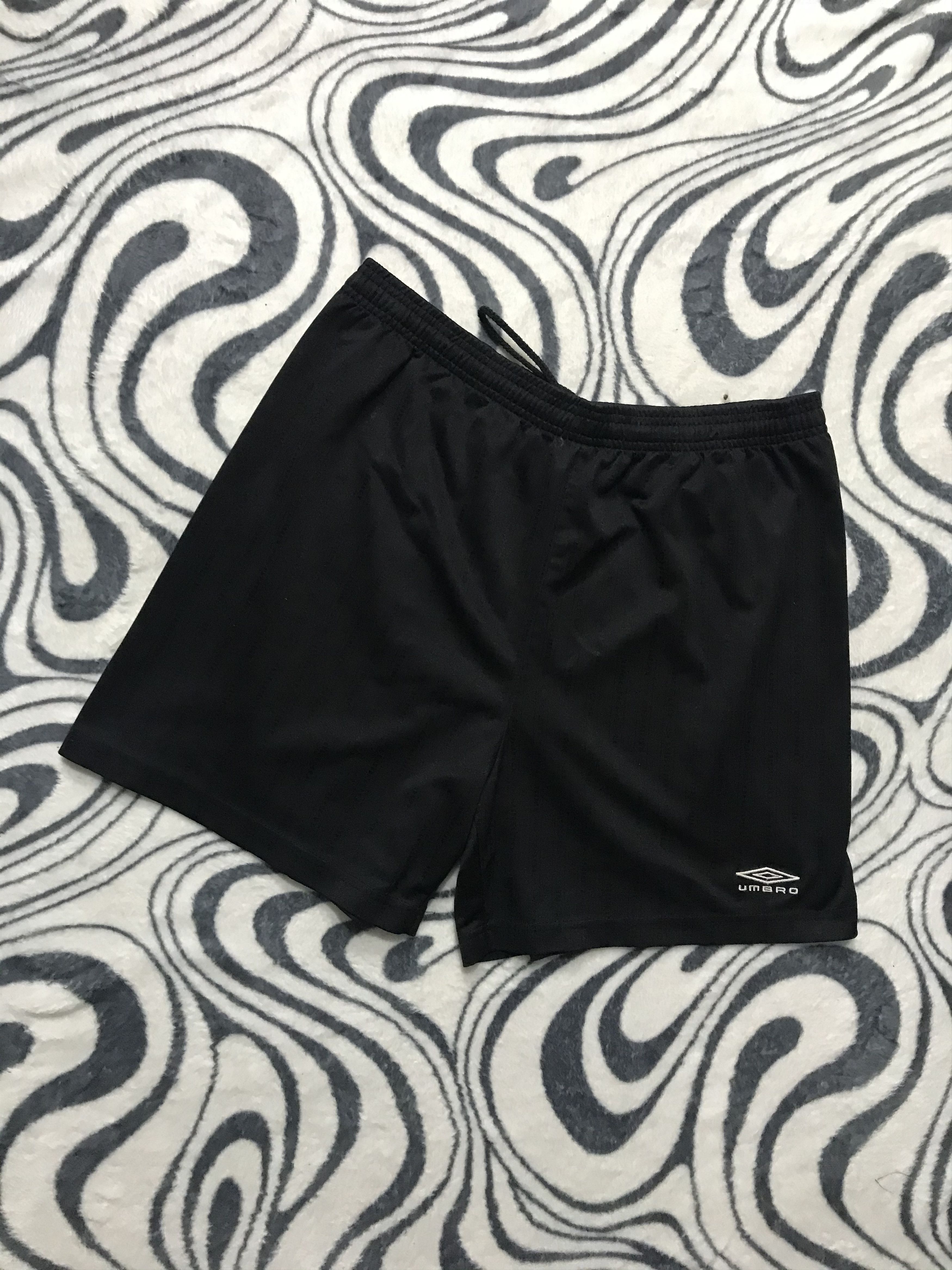 Umbro Umbro Vintage Black Shorts Y2K Size US 34 / EU 50 - 1 Thumbnail