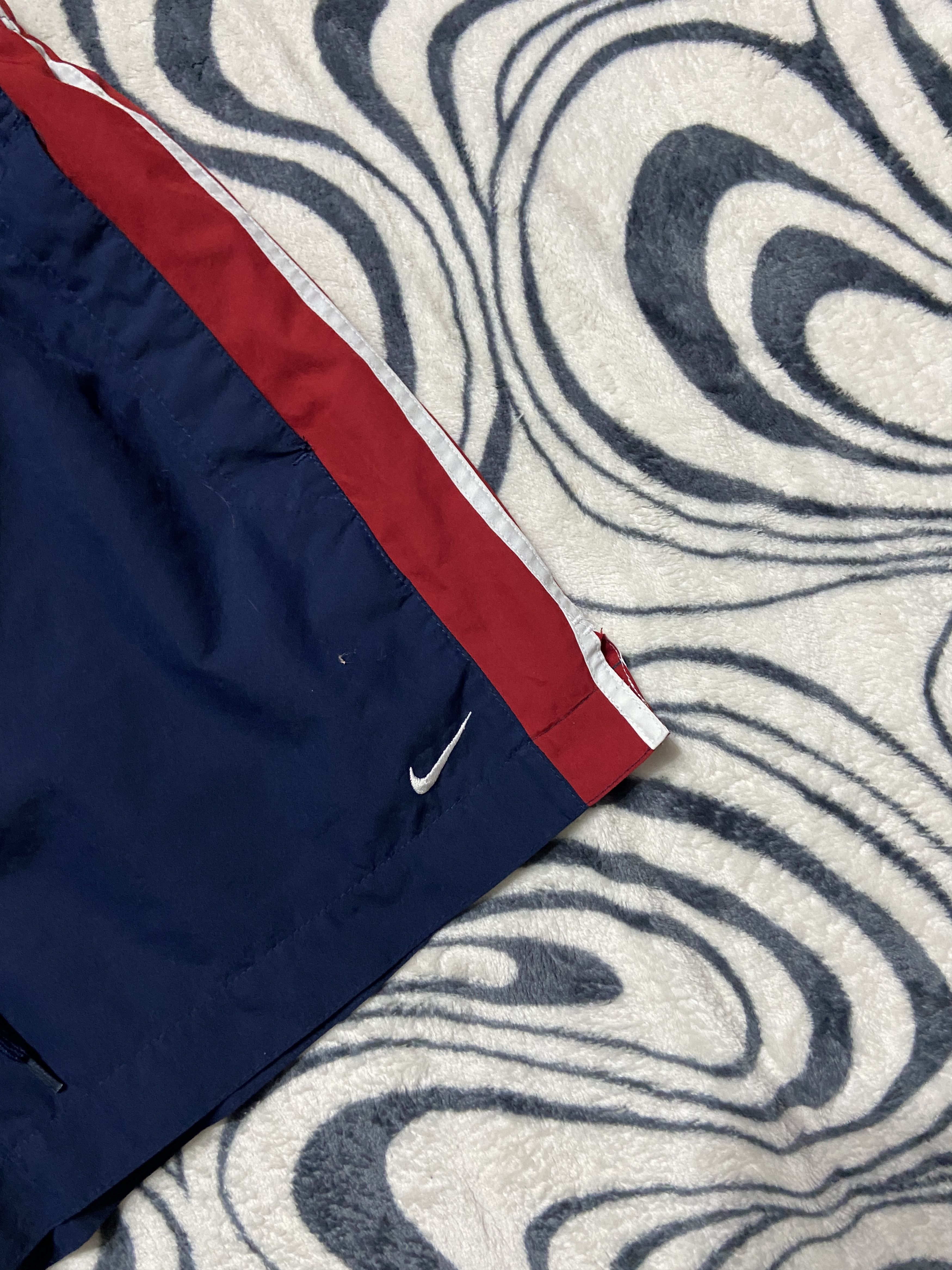 Nike × Vintage Vintage Nike Mens Nylon Shorts Y2K Size US 34 / EU 50 - 2 Thumbnail