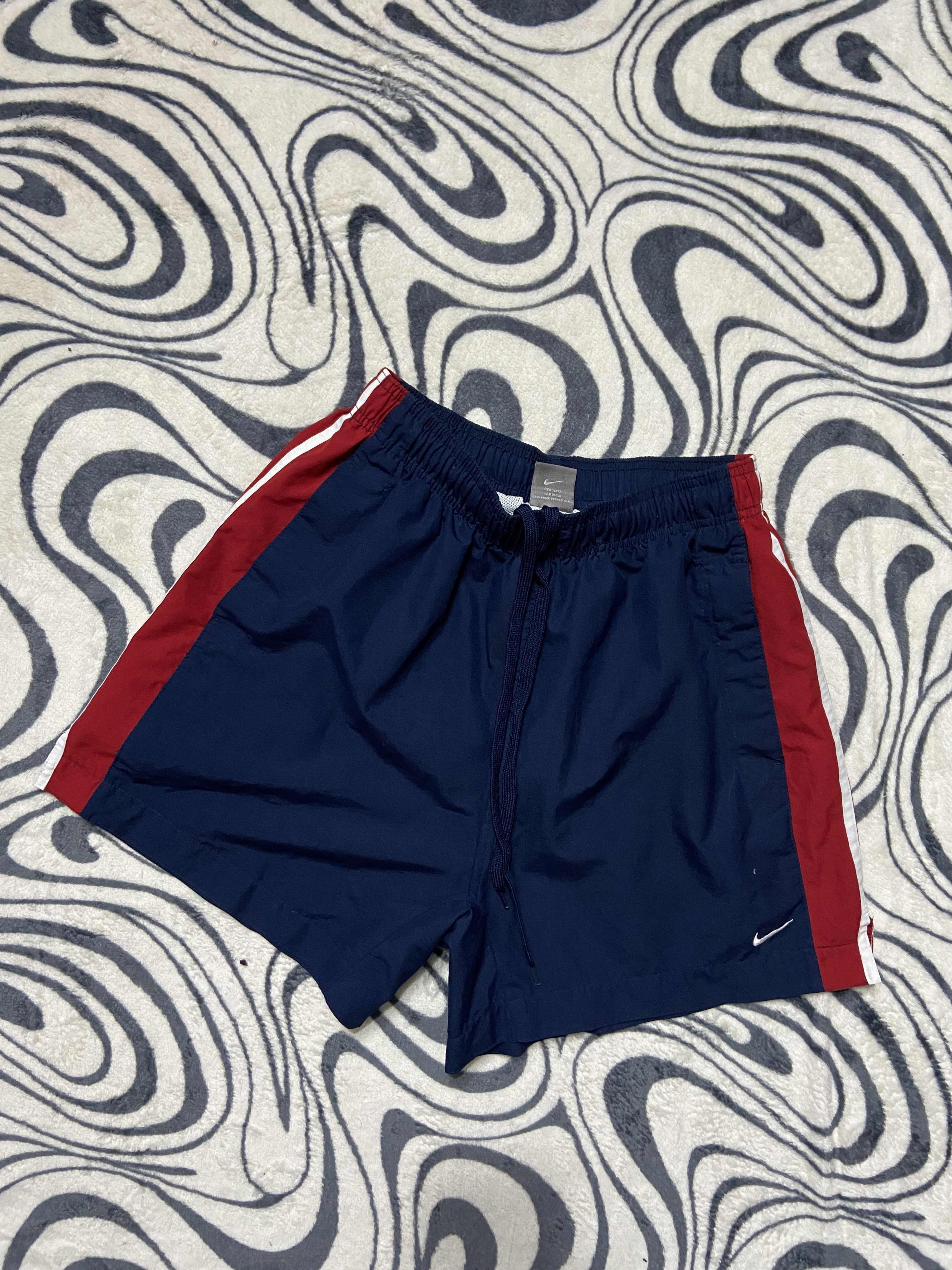 Nike × Vintage Vintage Nike Mens Nylon Shorts Y2K Size US 34 / EU 50 - 1 Thumbnail