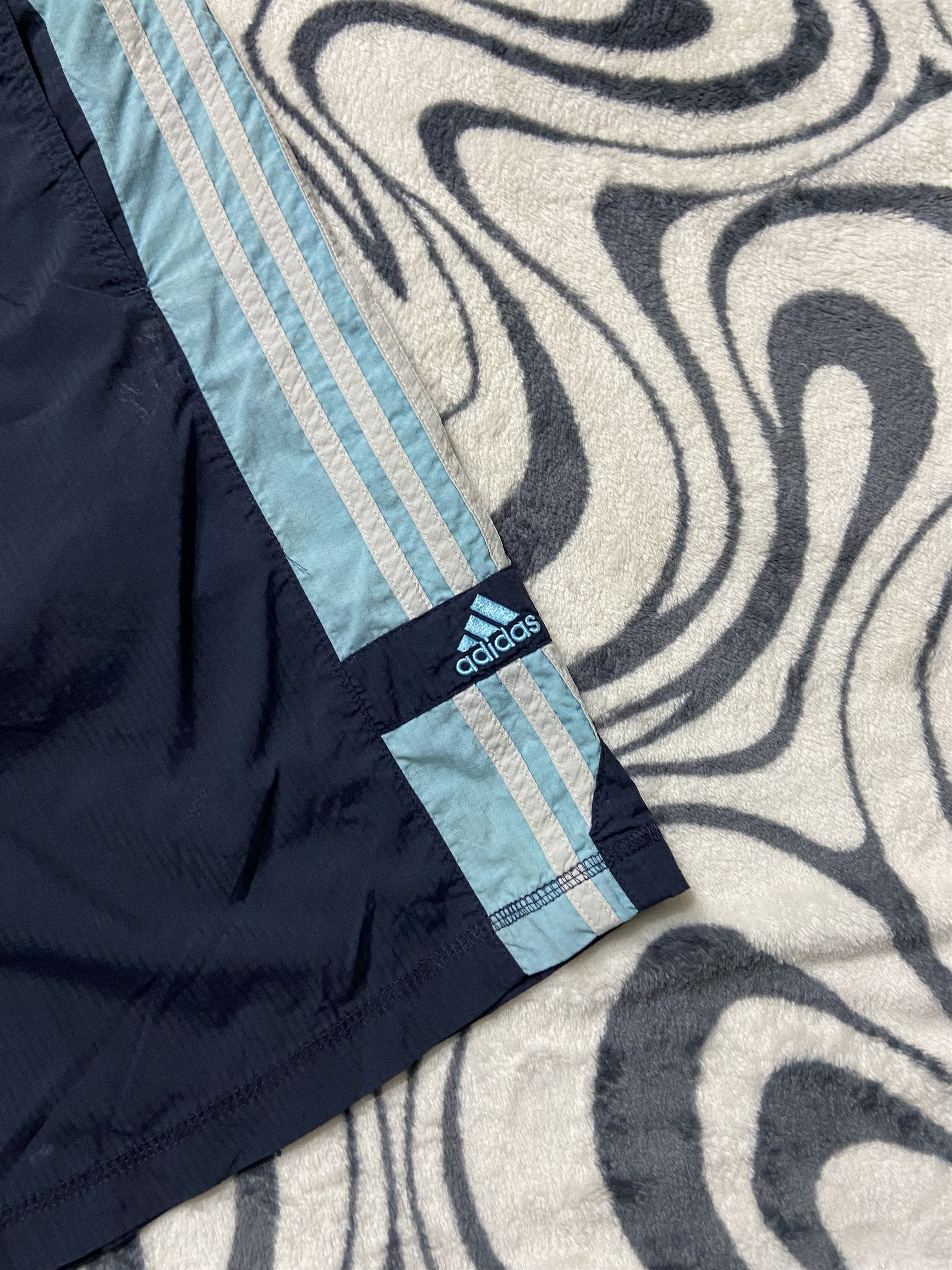 Adidas × Vintage Vintage Adidas Mens Nylon Shorts Y2K Size US 34 / EU 50 - 2 Thumbnail