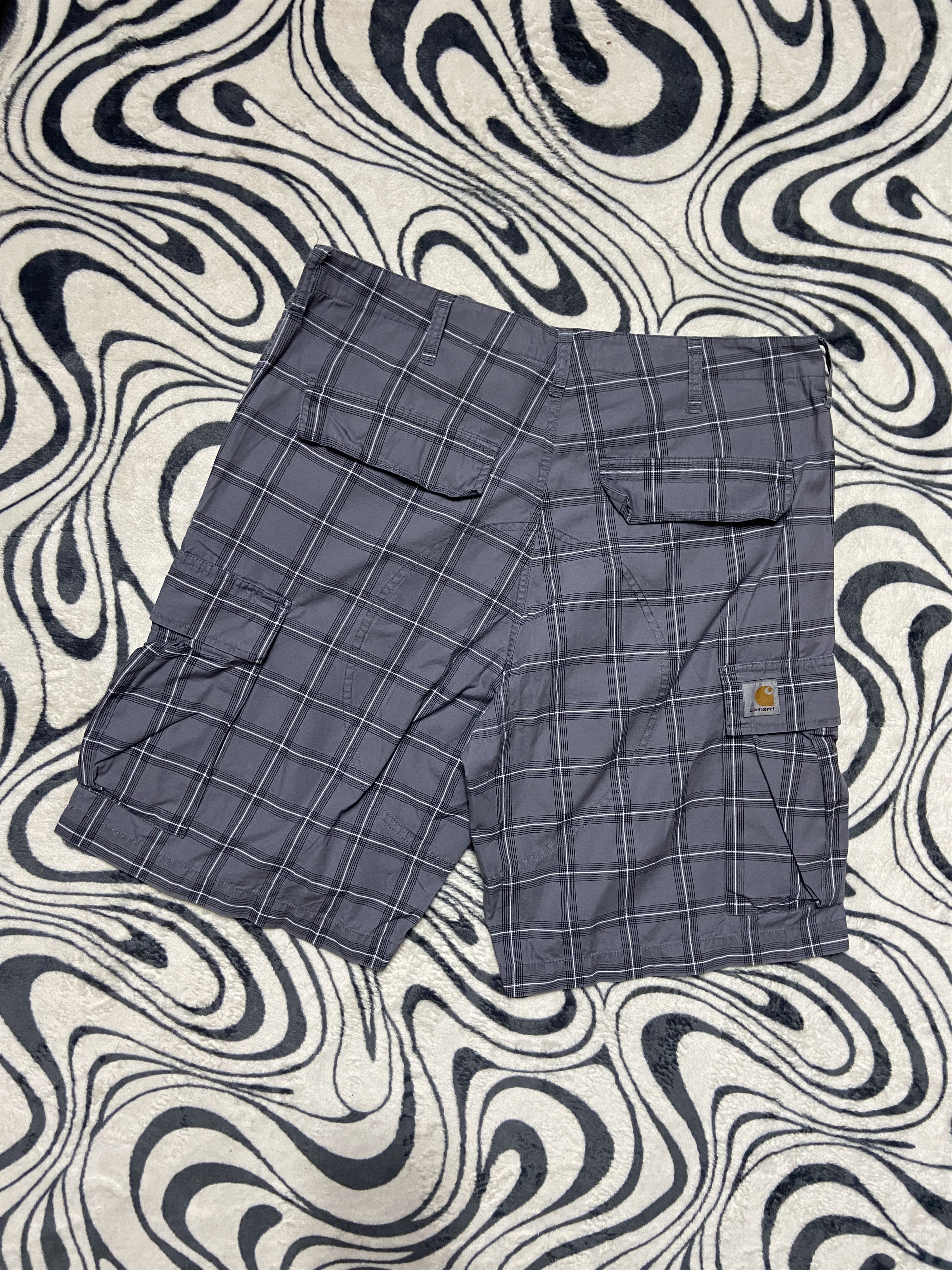 Carhartt × Carhartt Wip × Vintage CARHARTT Mens Cargo Carrier Bermuda Shorts Size US 34 / EU 50 - 1 Thumbnail