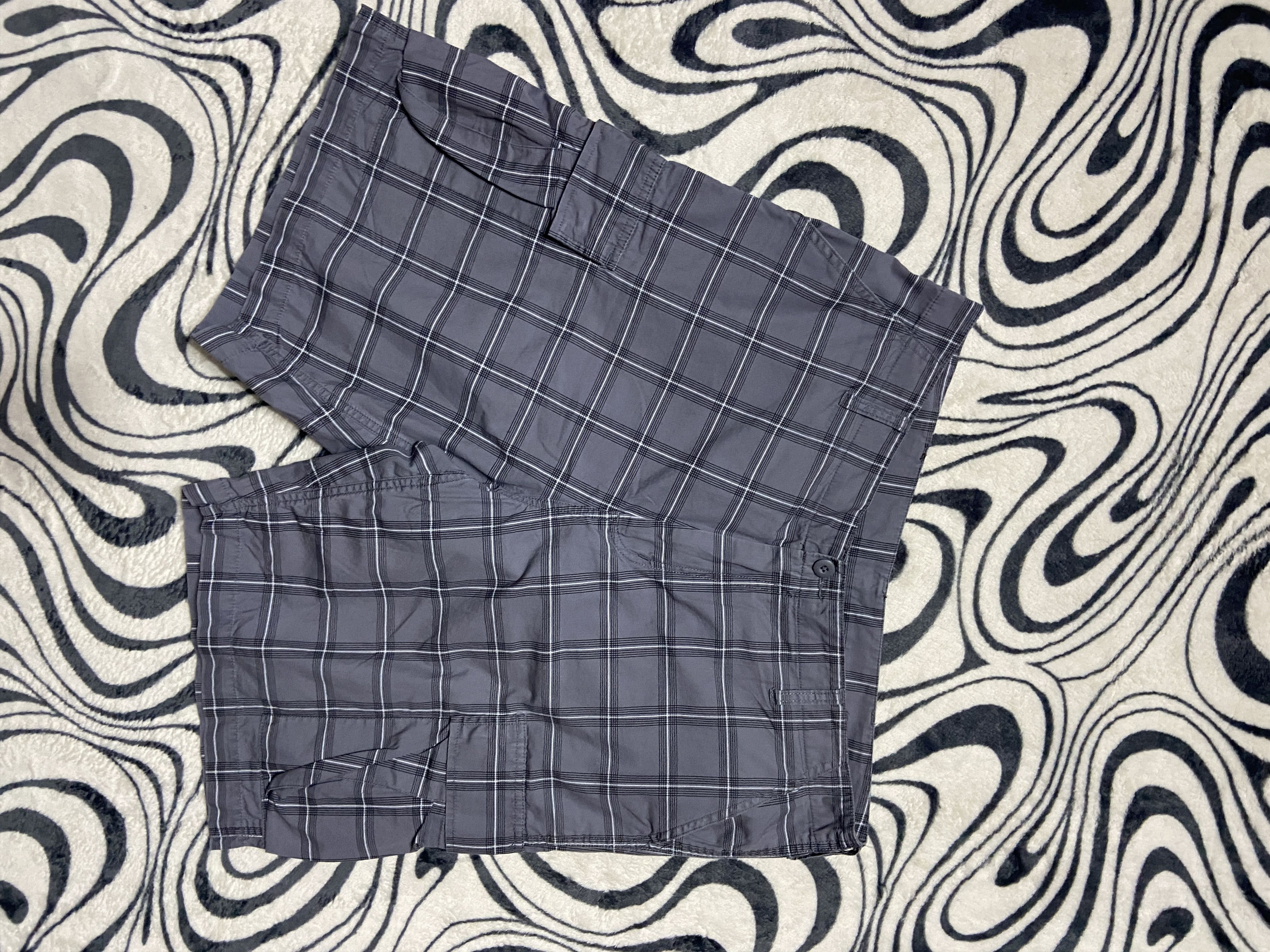 Carhartt × Carhartt Wip × Vintage CARHARTT Mens Cargo Carrier Bermuda Shorts Size US 34 / EU 50 - 3 Thumbnail