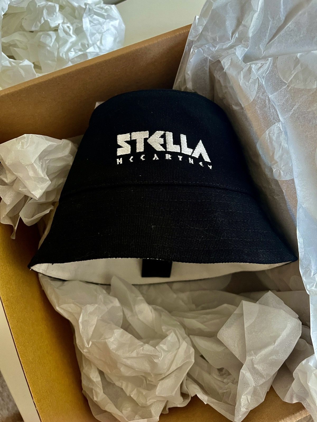 STELLA MCCARTNEY BUCKET HAT