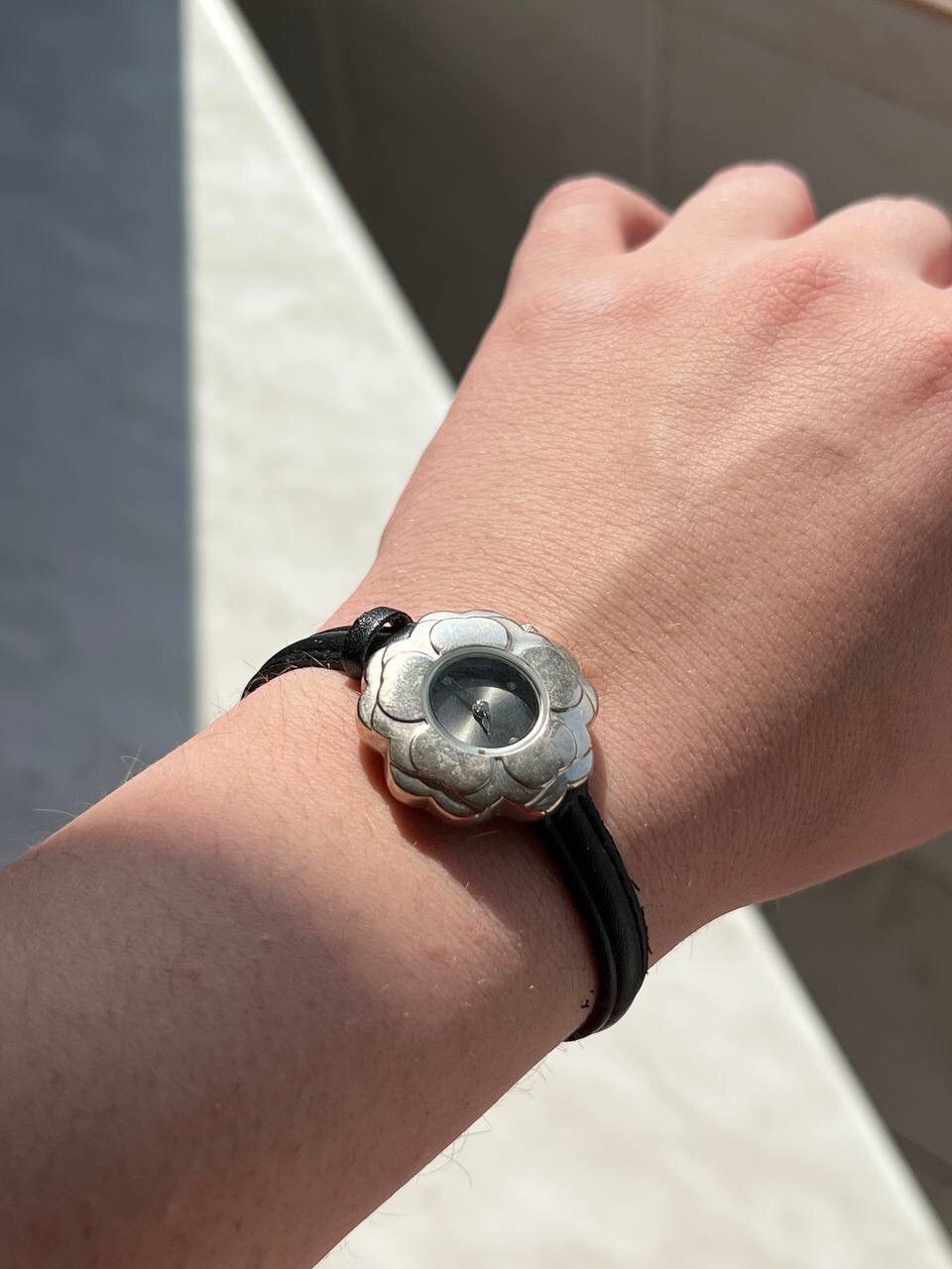 Japanese Brand × Vintage Vintage Japanese style futuristic flower Silver Chrome Watch Size ONE SIZE - 1 Thumbnail