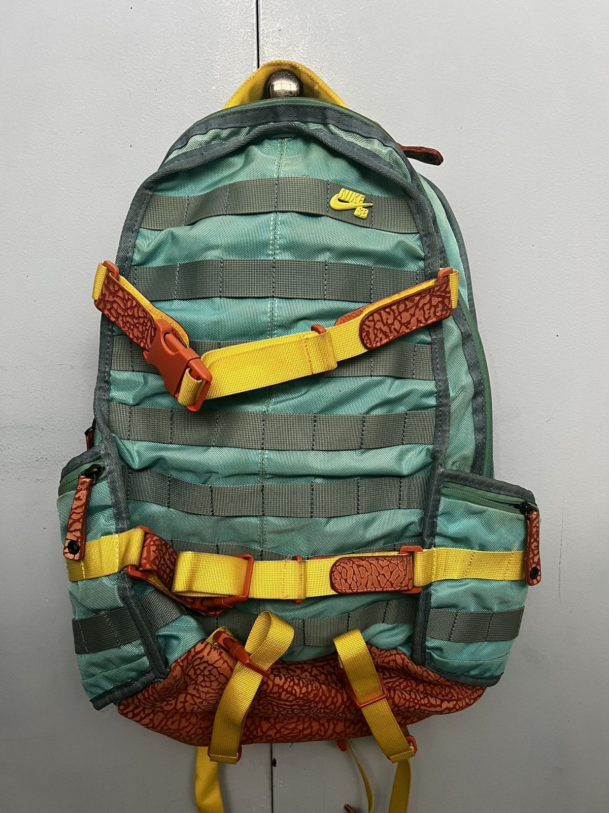 deuter act lite 45 10 sl women's hiking backpack Deuter ACT Lite 45+10 SL