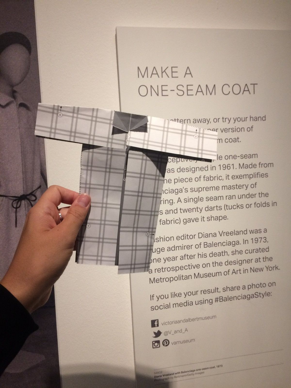 Balenciaga Balenciaga One Seam Coat Oregami V&A Museum 2018 Exclusive Size ONE SIZE - 3 Thumbnail