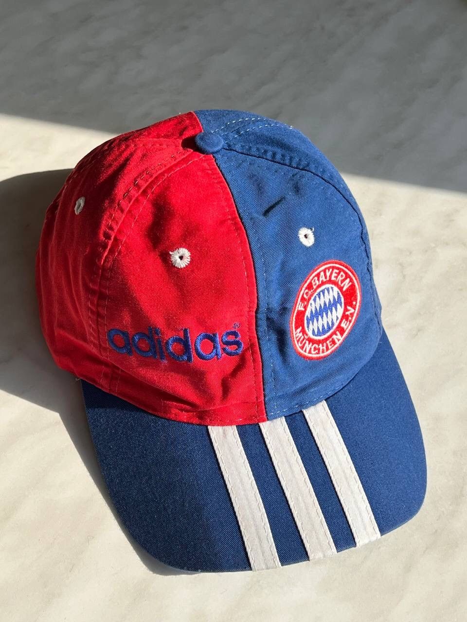 Adidas × Vintage Adidas FC Bayern Munchen 90s Vintage Snapback Cap Size ONE SIZE - 2 Thumbnail