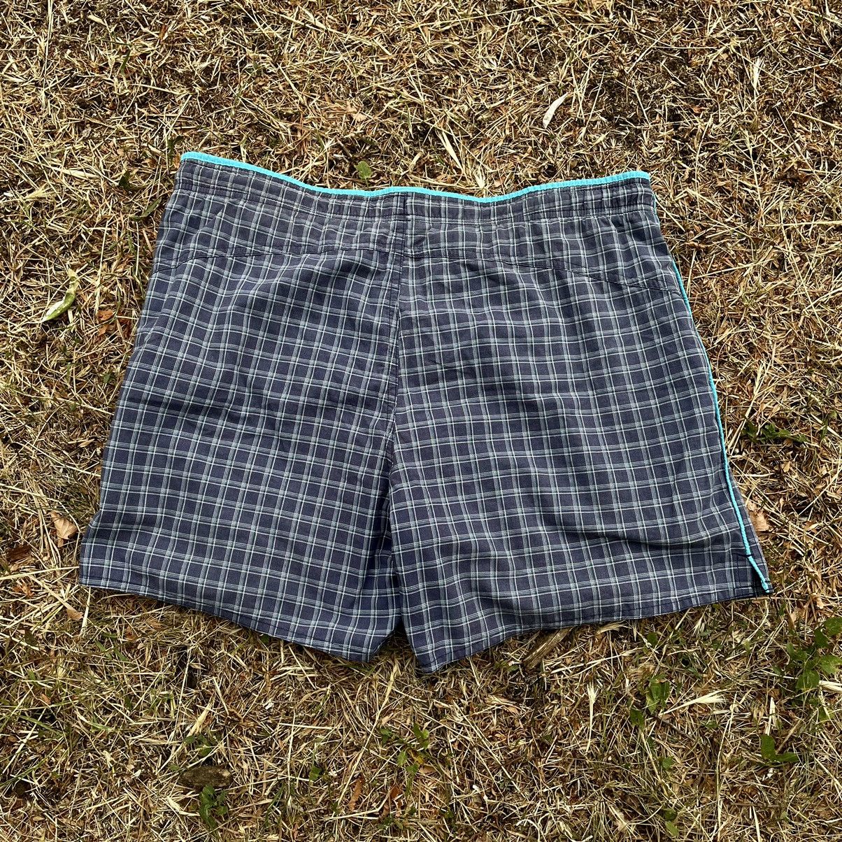 Vintage Vintage Adidas Y2K Nylon Shorts Baggy Streetwear Grail 34 Size US 34 / EU 50 - 6 Thumbnail