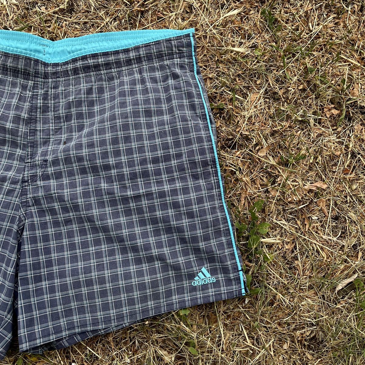Vintage Vintage Adidas Y2K Nylon Shorts Baggy Streetwear Grail 34 Size US 34 / EU 50 - 2 Thumbnail