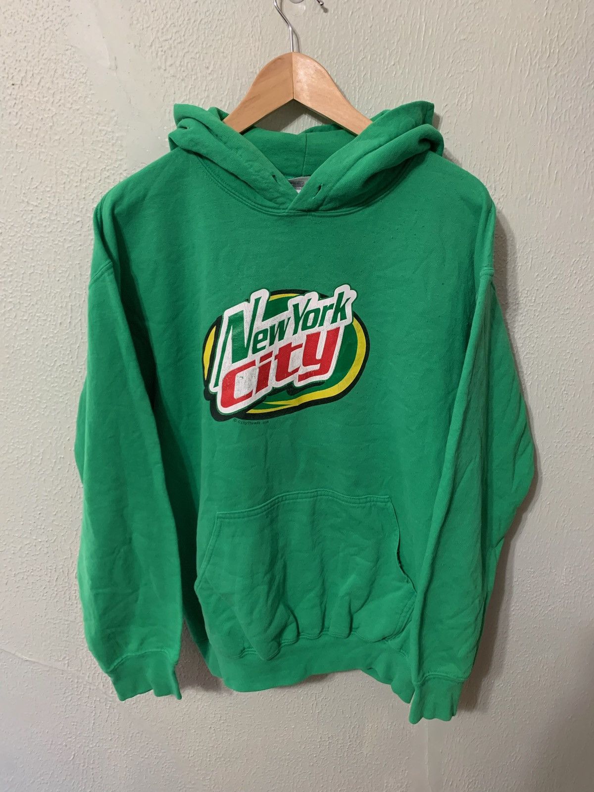 Vintage Vintage New York City Dew Hooded Sweatshirt Size US M / EU 48-50 / 2 - 1 Thumbnail
