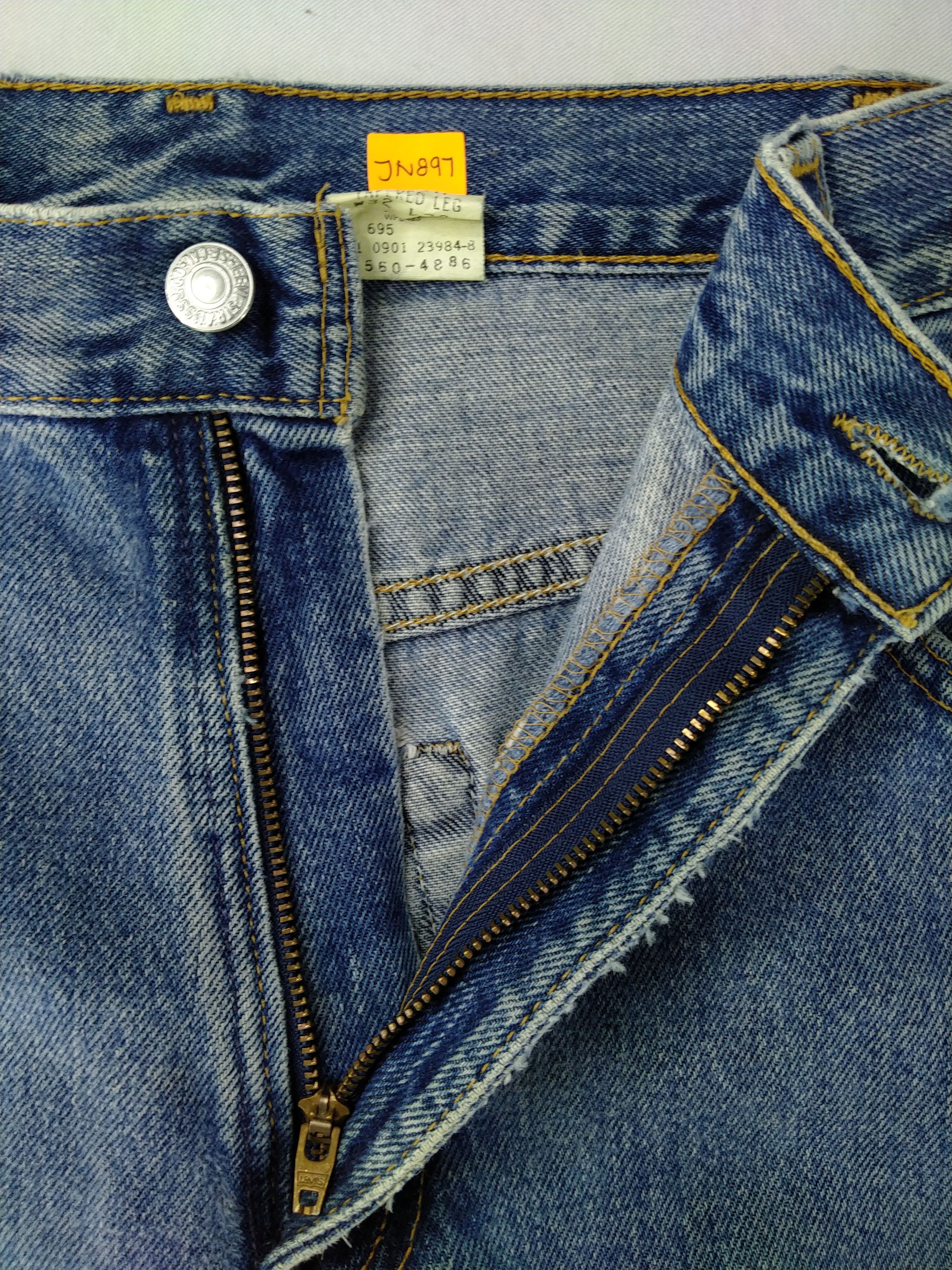 Levi's Blue Vintage Levi's 560 USA Jeans 32x32 Denim -JN897 Size US 32 / EU 48 - 6 Thumbnail