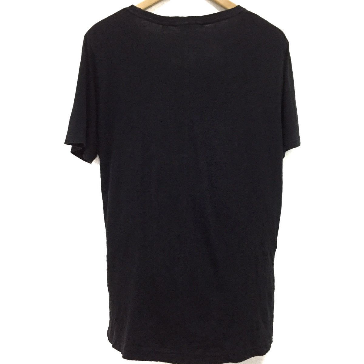 Jun Takahashi 🔥🔥🔥 Uniqlo undercover tee shirt wide neck design Size US L / EU 52-54 / 3 - 6 Thumbnail