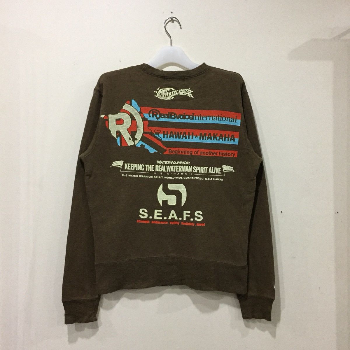 REAL B VOICE sweatshirt spellout big design.. surf brand..