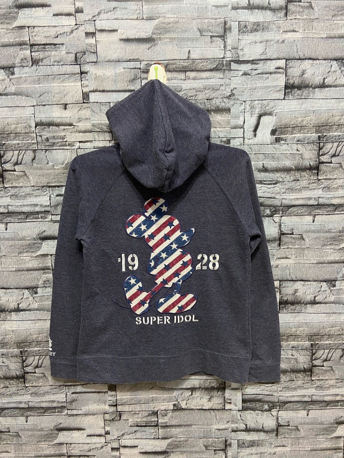 Mickey Mouse Vintage Mickey Mouse hoodie embroidered size M fit S Size US S / EU 44-46 / 1 - 2 Thumbnail