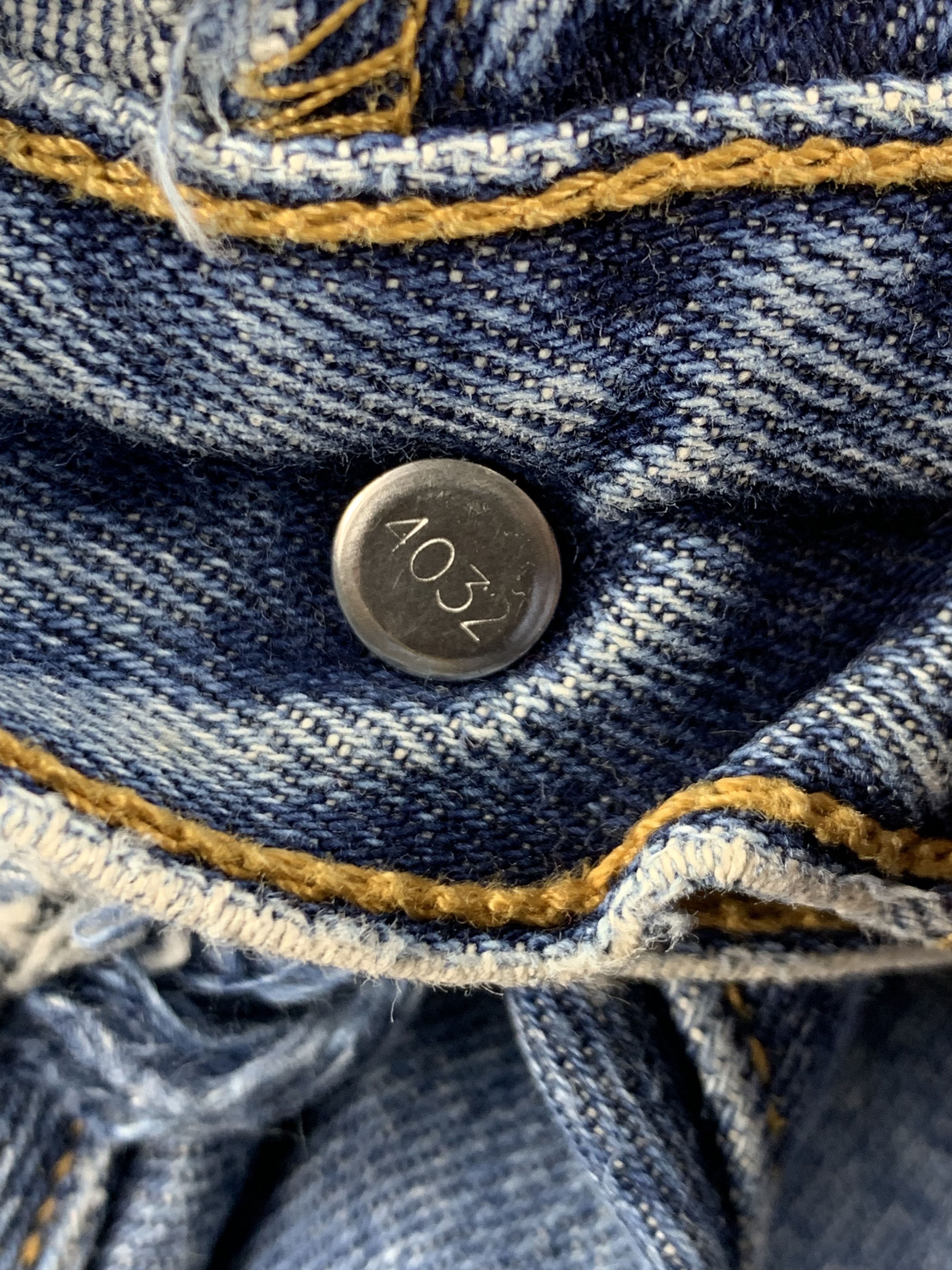 Levi's Vintage Levis 501 Faded Blue Jeans DP2203 Size US 36 / EU 52 - 13 Thumbnail