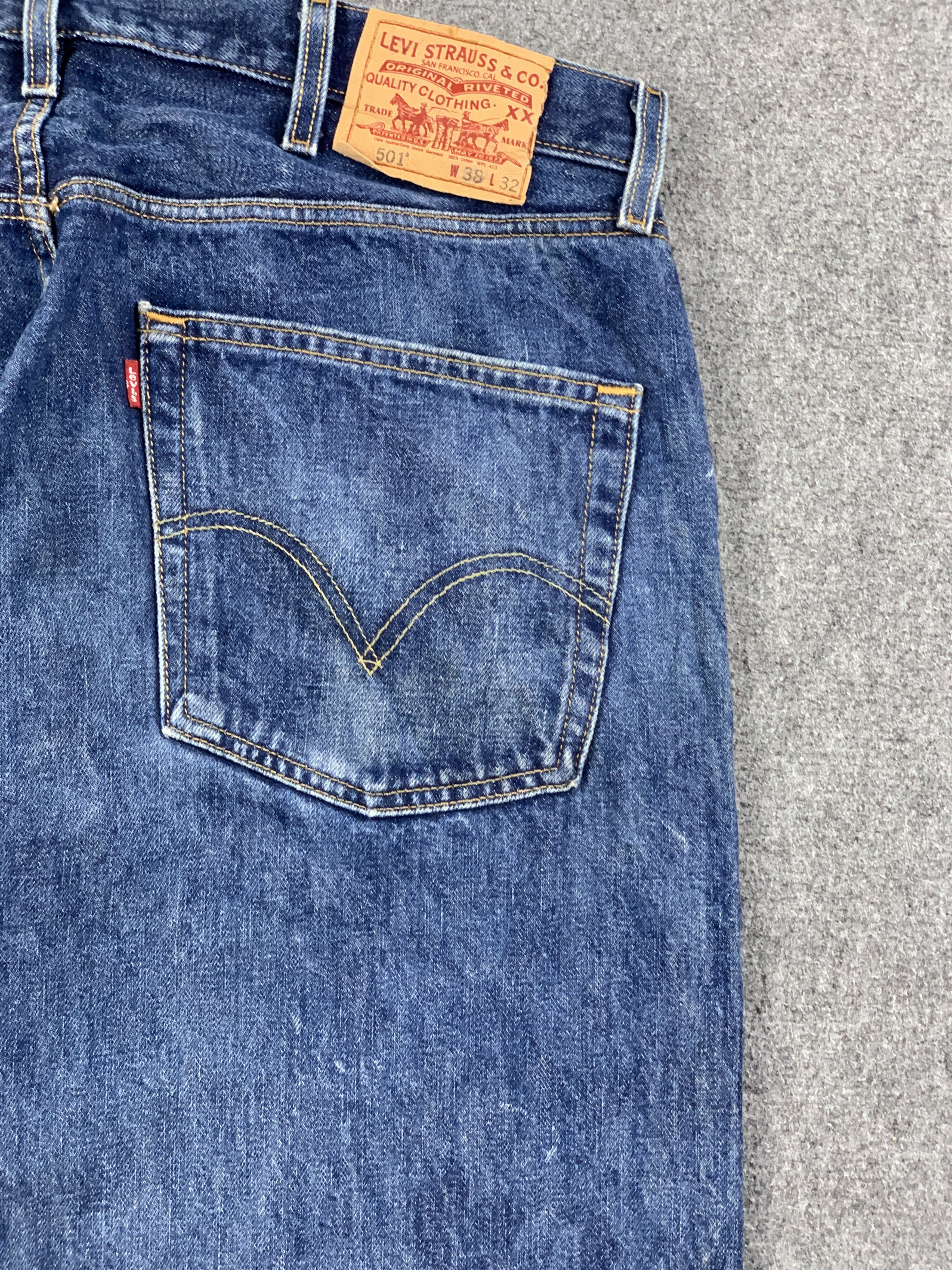 Levi's Vintage 90s Dirty Levis 501 Faded Blue Jeans DP2204 Size US 38 / EU 54 - 21 Thumbnail
