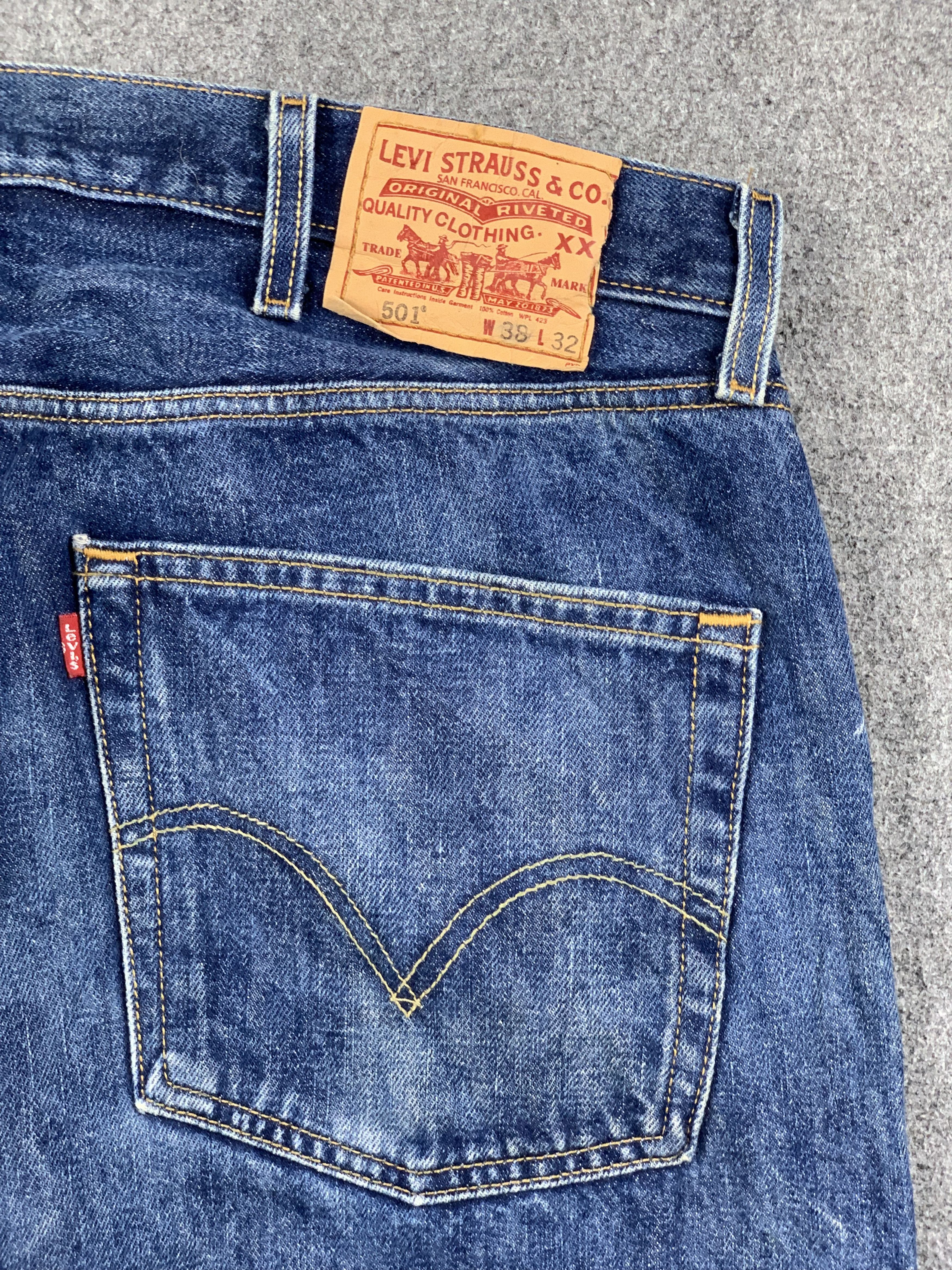 Levi's Vintage 90s Dirty Levis 501 Faded Blue Jeans DP2204 Size US 38 / EU 54 - 24 Thumbnail