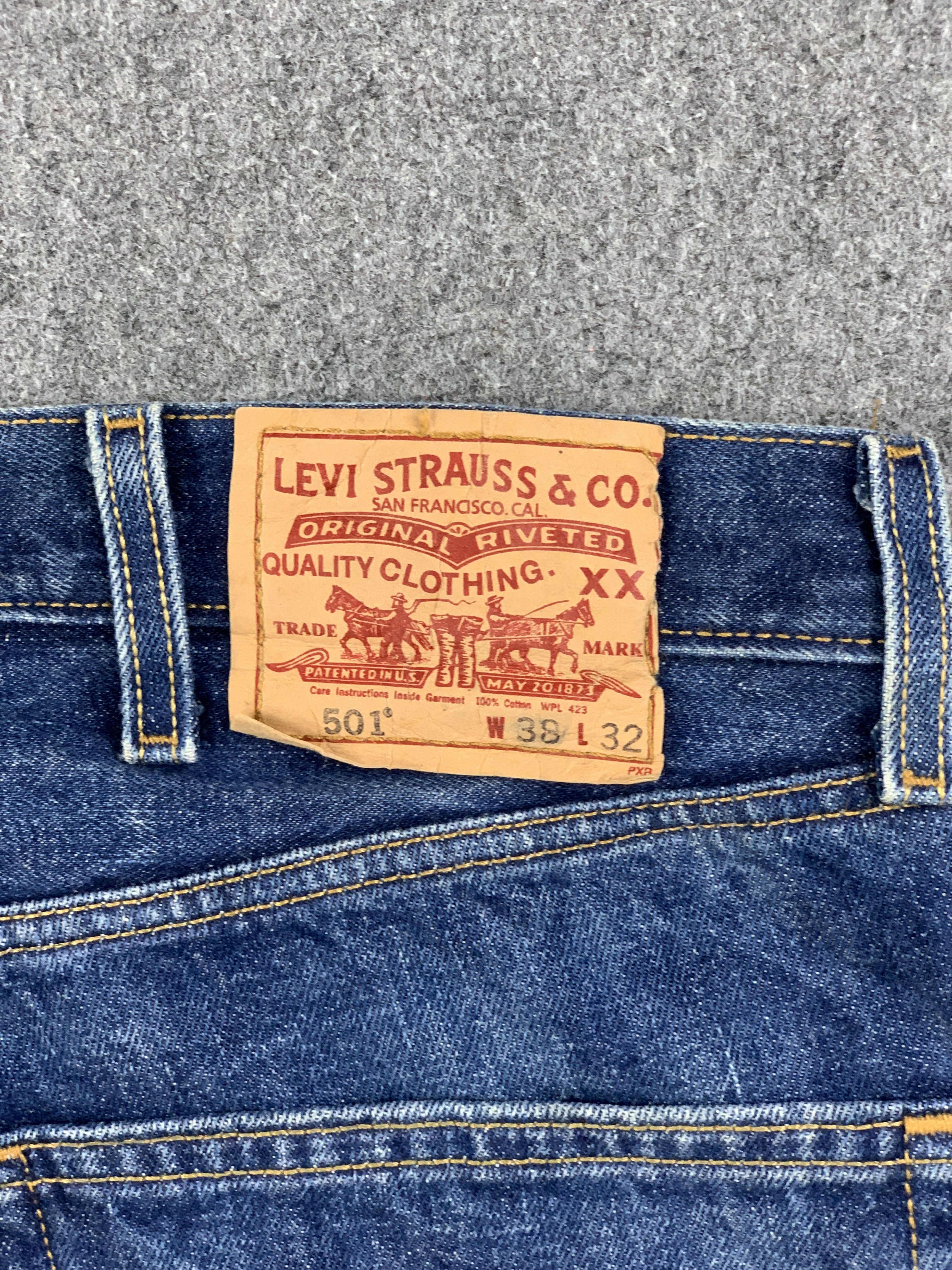 Levi's Vintage 90s Dirty Levis 501 Faded Blue Jeans DP2204 Size US 38 / EU 54 - 6 Thumbnail