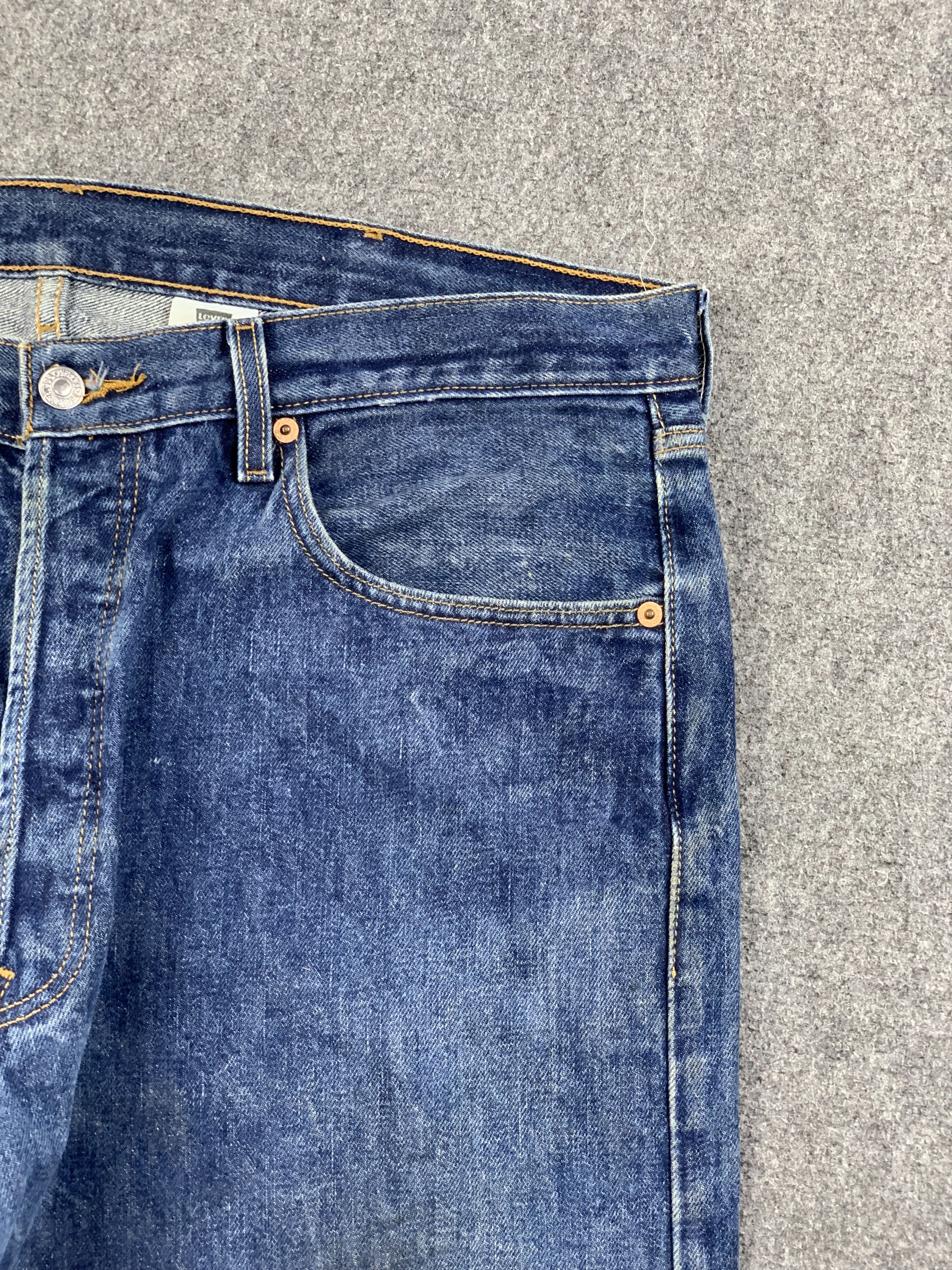 Levi's Vintage 90s Dirty Levis 501 Faded Blue Jeans DP2204 Size US 38 / EU 54 - 12 Thumbnail