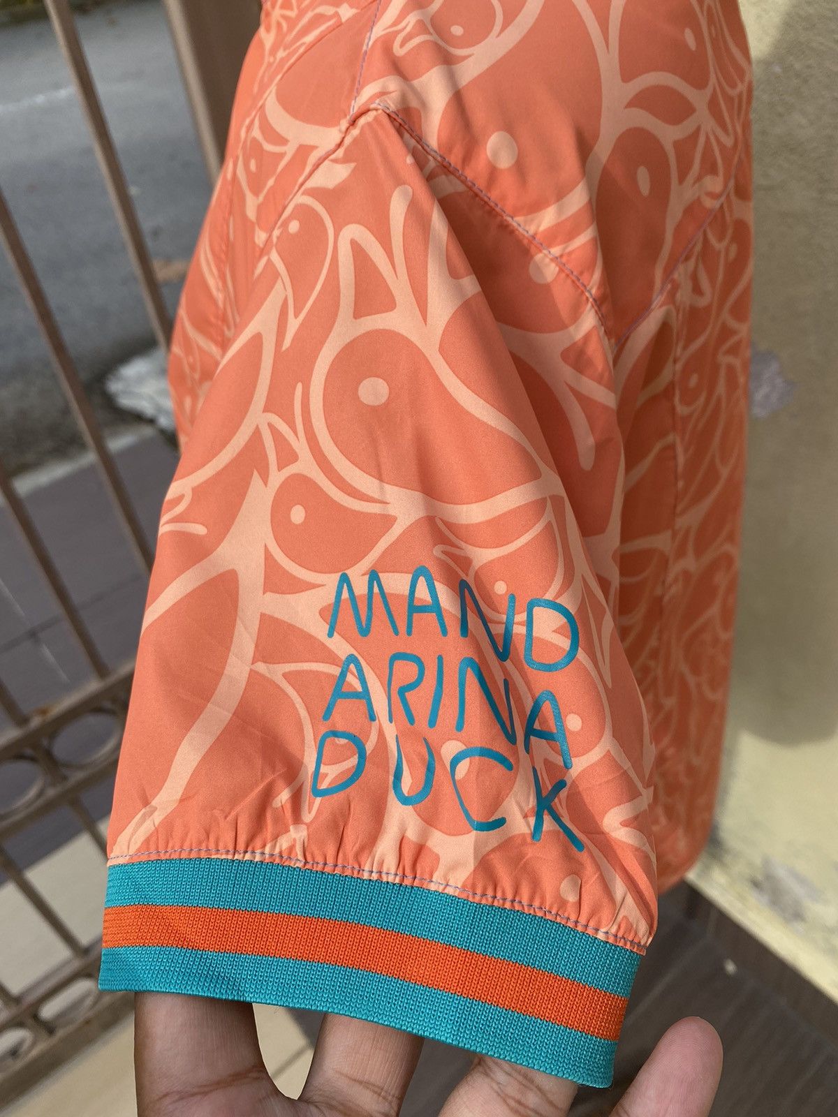 Mandarina Duck short zipper sweater Size L / US 10 / IT 46 - 2 Thumbnail