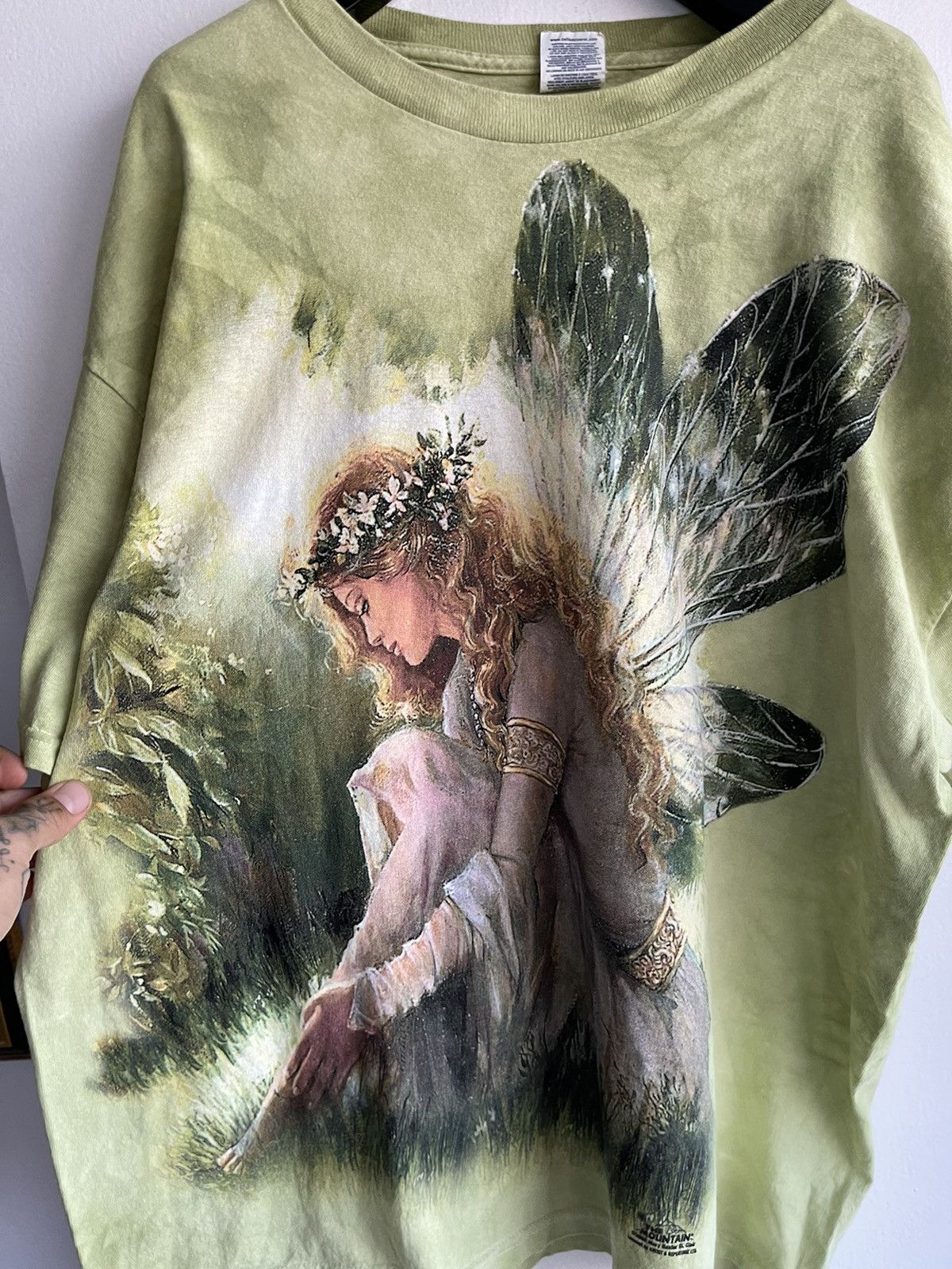 Vintage Vintage 2000s Angel Fairy Butterfly Girl Shirt Size US XL / EU 56 / 4 - 1 Thumbnail