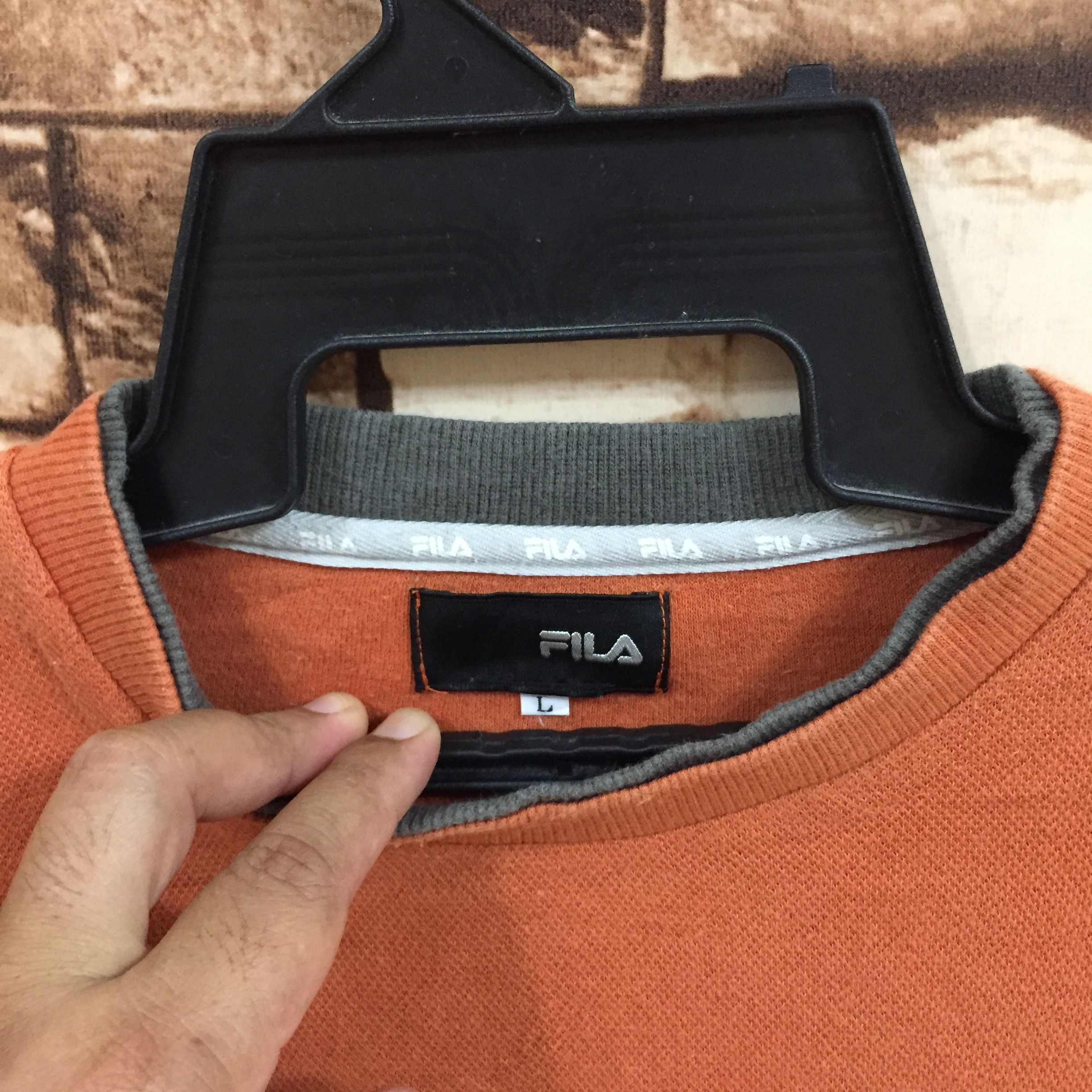 Fila Vintage FILA sweatshirt spellout small logo size L Size US L / EU 52-54 / 3 - 3 Thumbnail