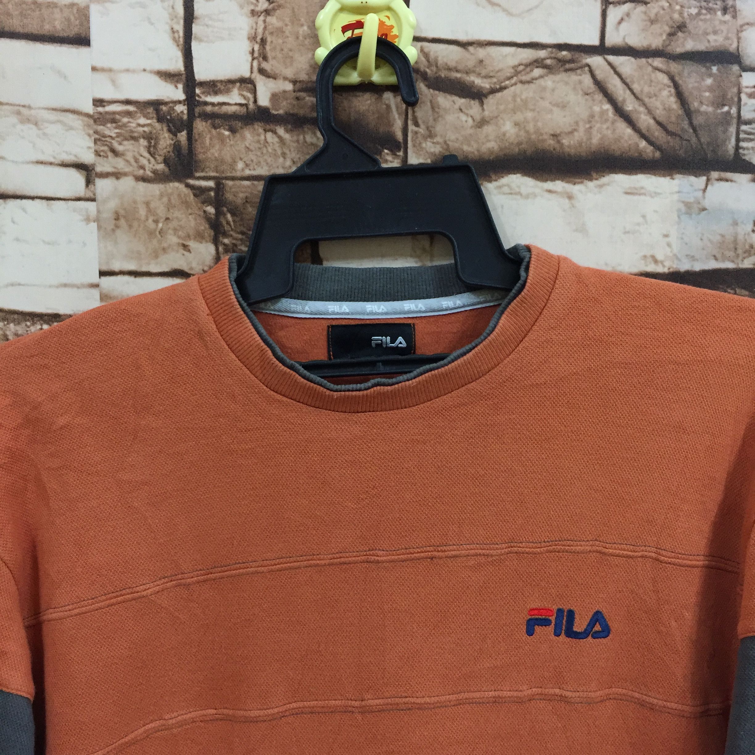 Fila Vintage FILA sweatshirt spellout small logo size L Size US L / EU 52-54 / 3 - 2 Thumbnail