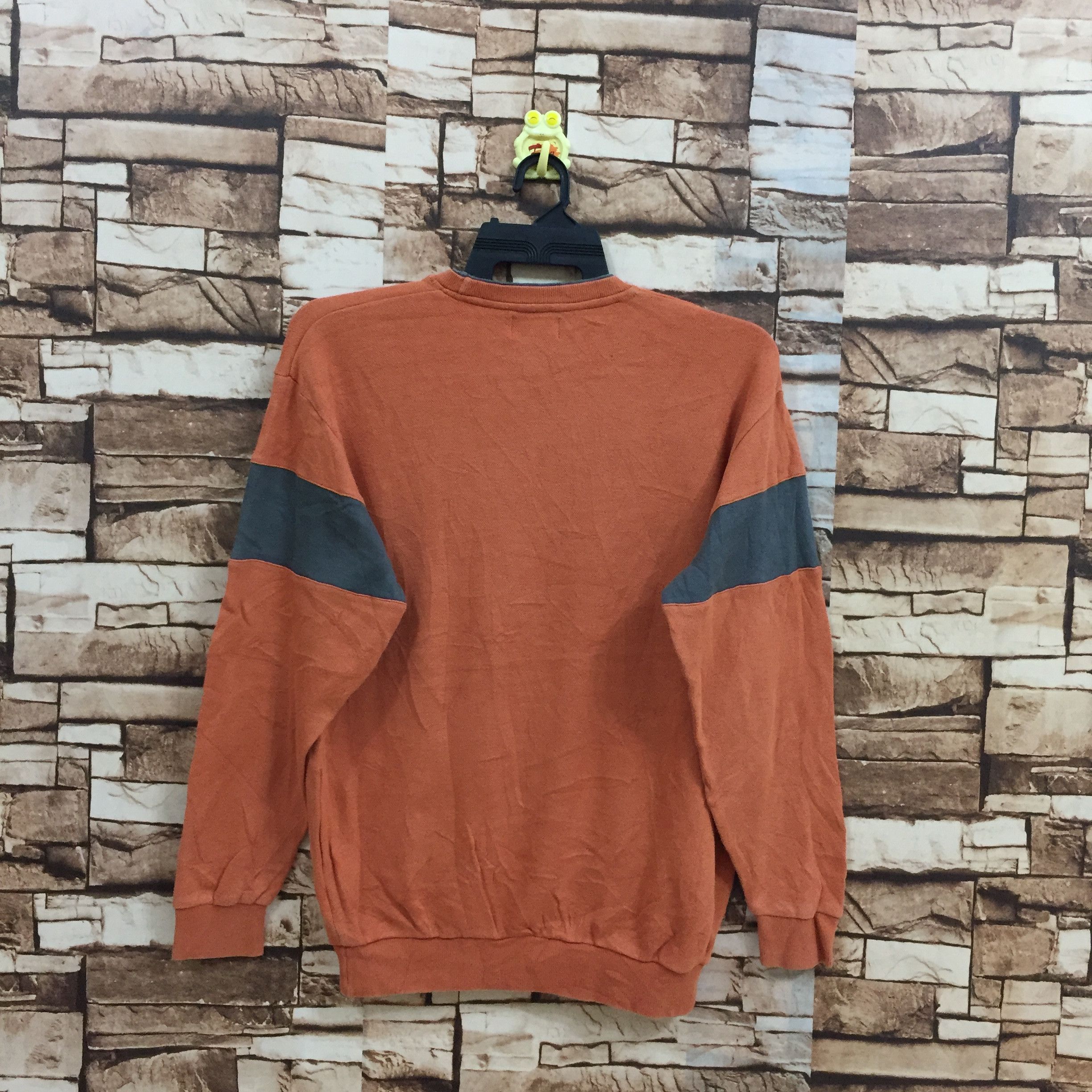 Fila Vintage FILA sweatshirt spellout small logo size L Size US L / EU 52-54 / 3 - 6 Thumbnail